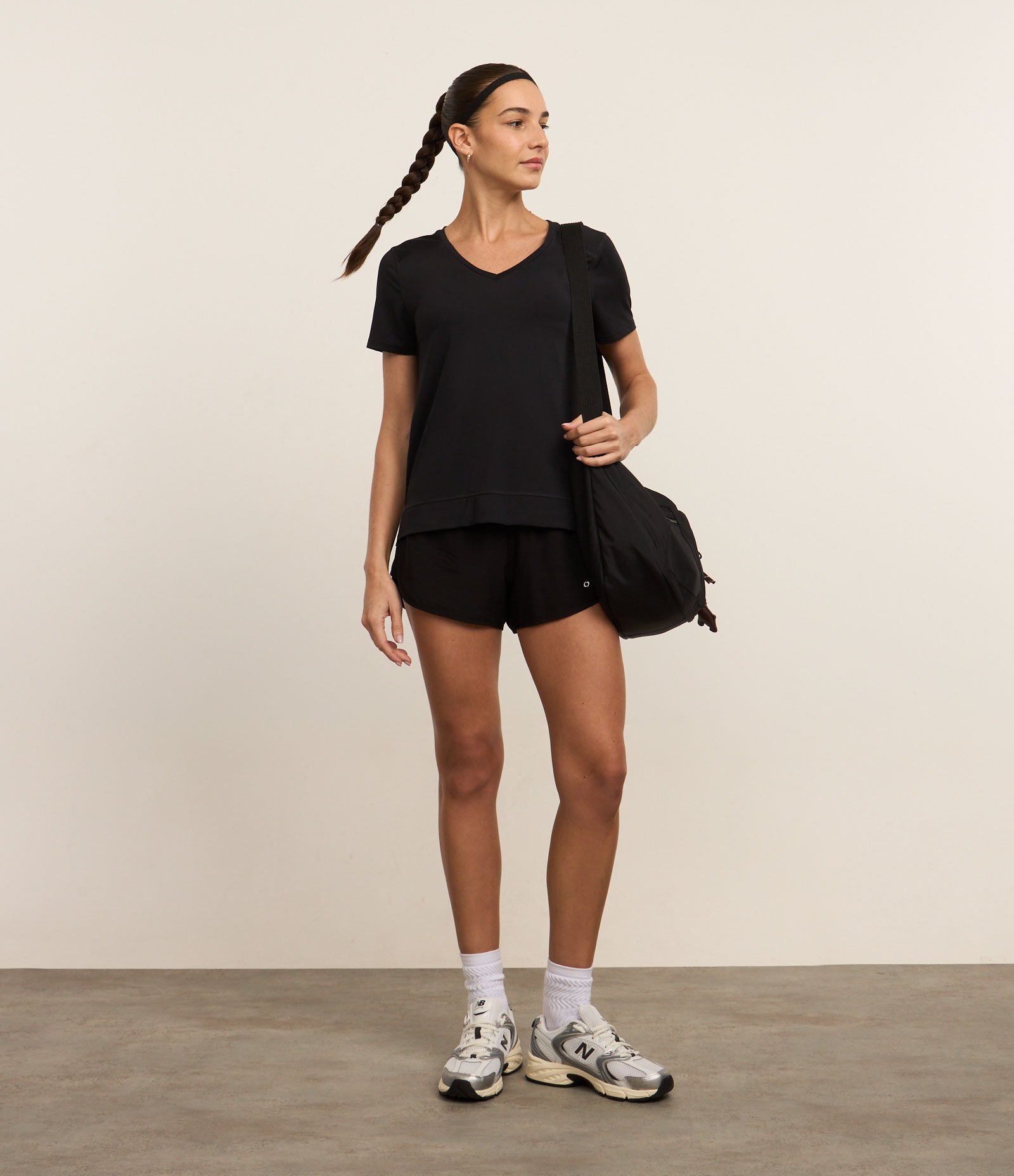 Camiseta Esportiva em Microfibra Furadinha com Barra Mullet Preto 3