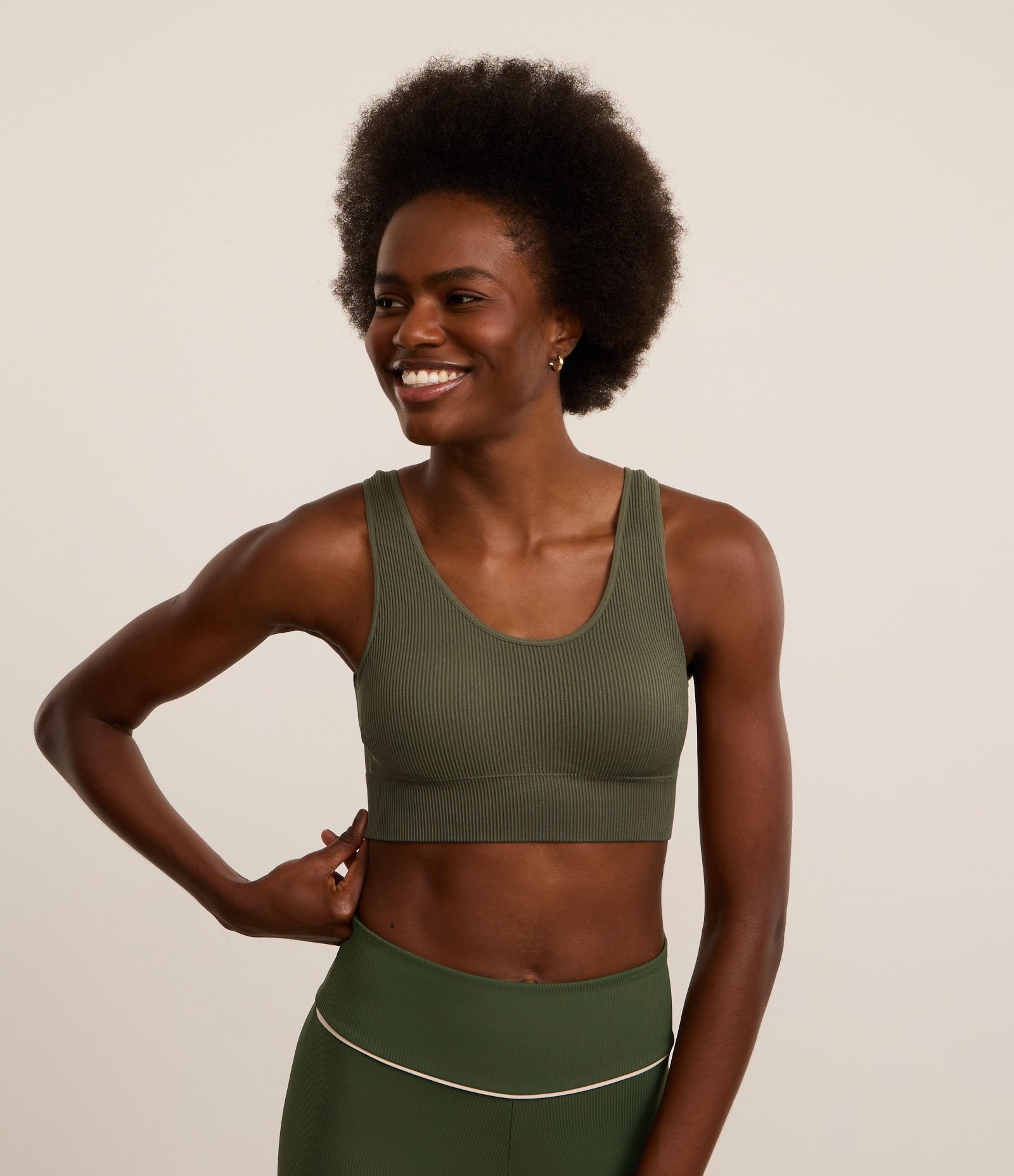 Top Bojo Esportivo Seamless com Alças Largas Verde 1