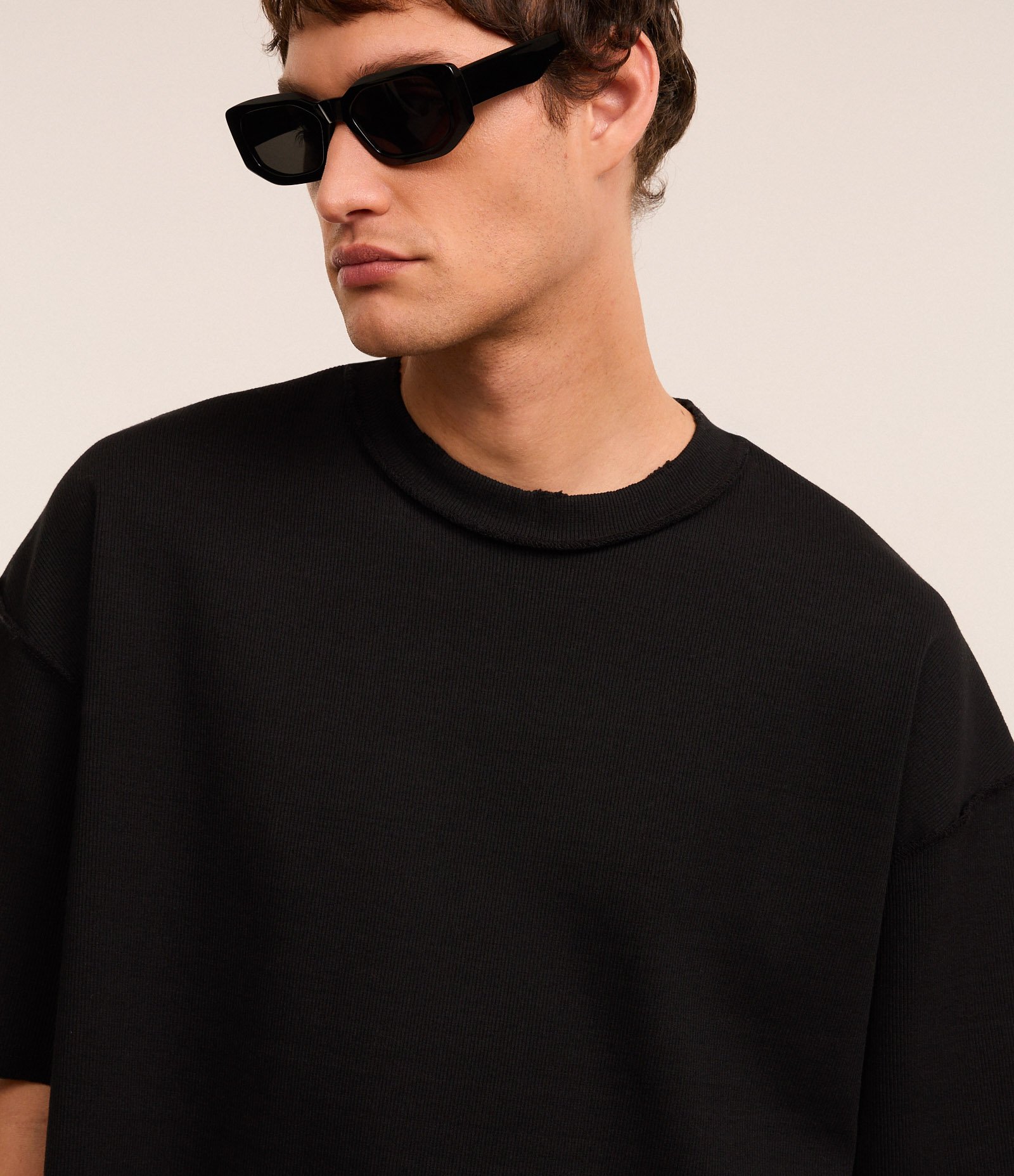 Camiseta Oversized em Algodão com Cava Deslocada Canelada Preto 4