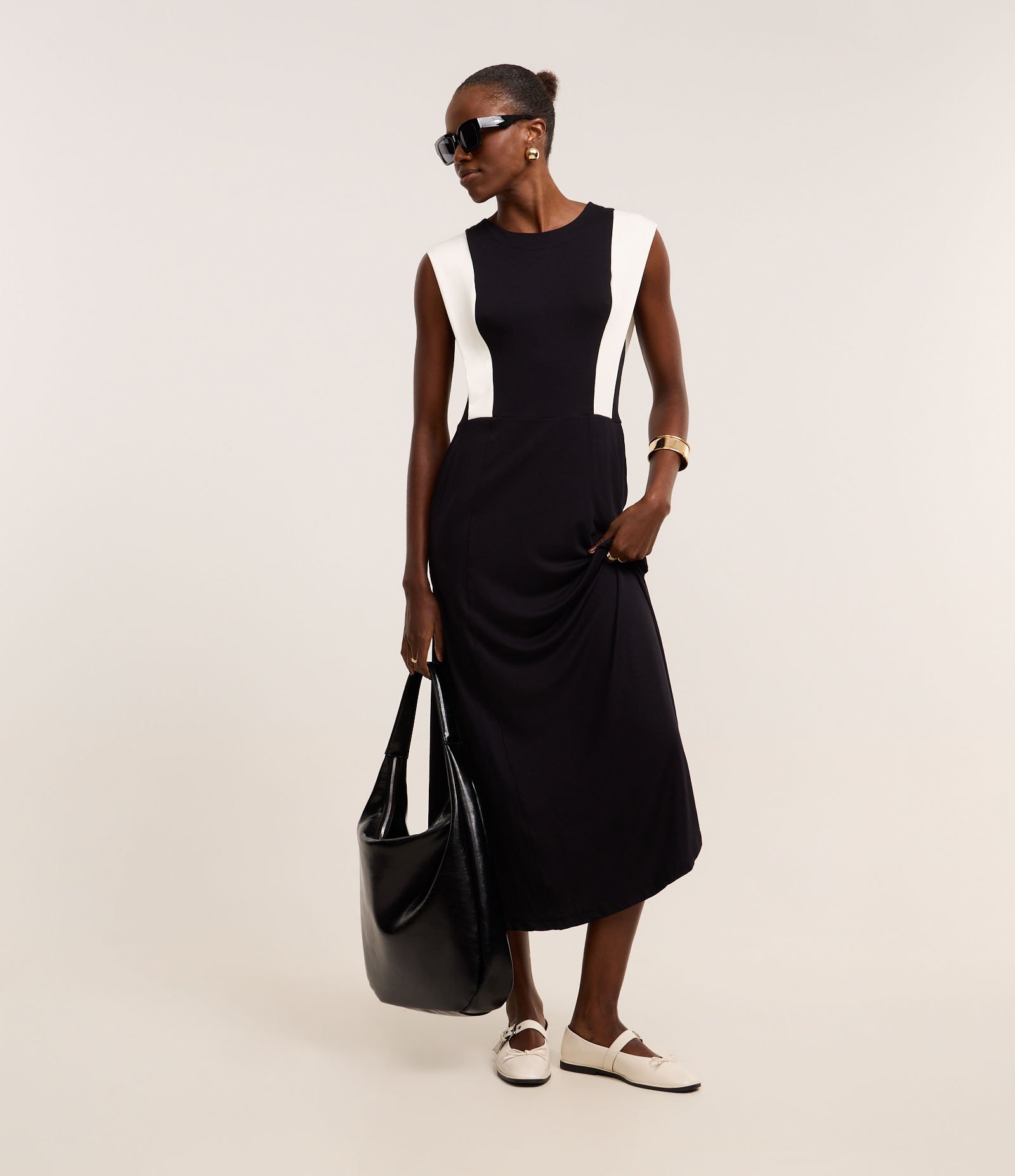Vestido Evasê Midi em Moletinho com Recorte Contrastante Preto/ Branco 2