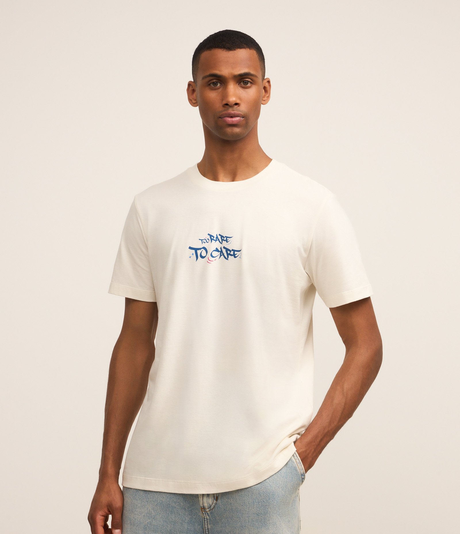 Camiseta Comfort em Algodão com Estampa do Stitch Bege 1