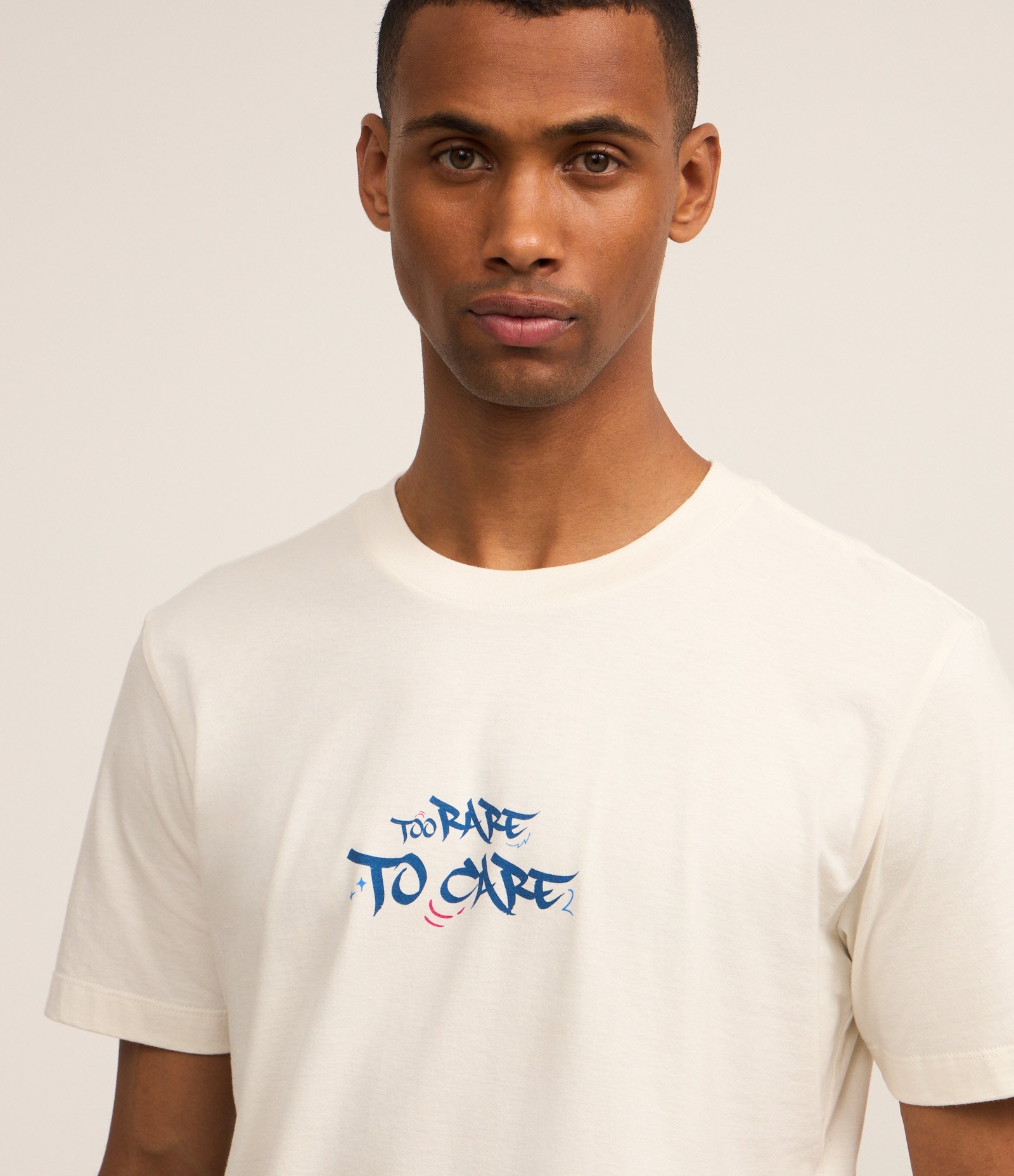 Camiseta Comfort em Algodão com Estampa do Stitch Bege 4