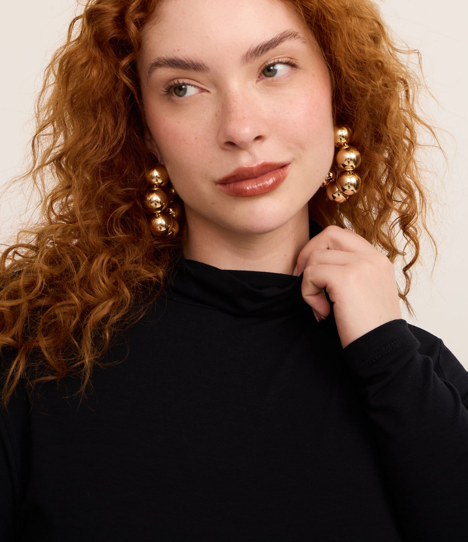 Blusa Gola Alta em Viscolycra Curve & Plus Size Preto 2