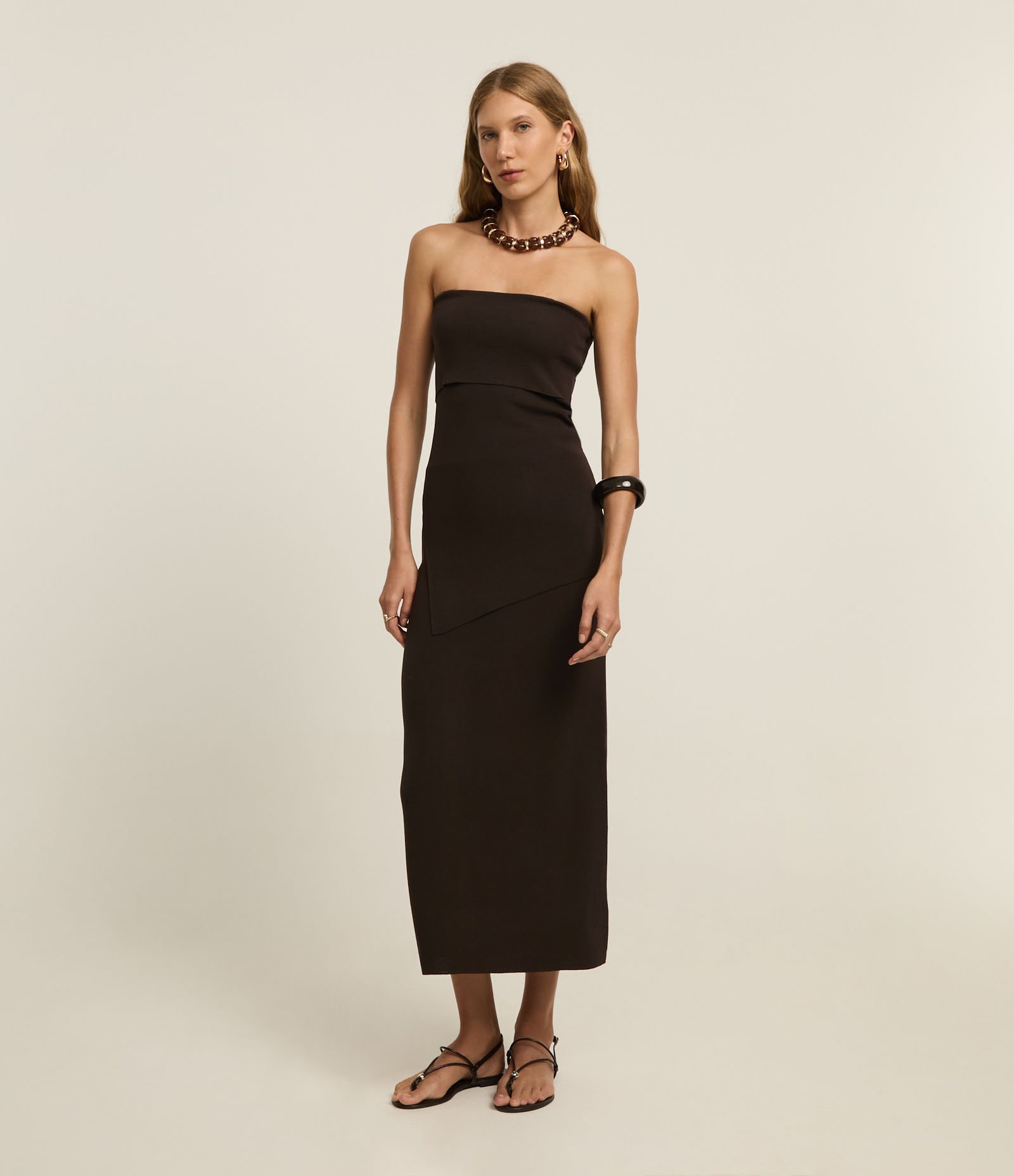 Blusa Boho Tomara Que Caia em Tricô com Decote Dobrado Marrom 2