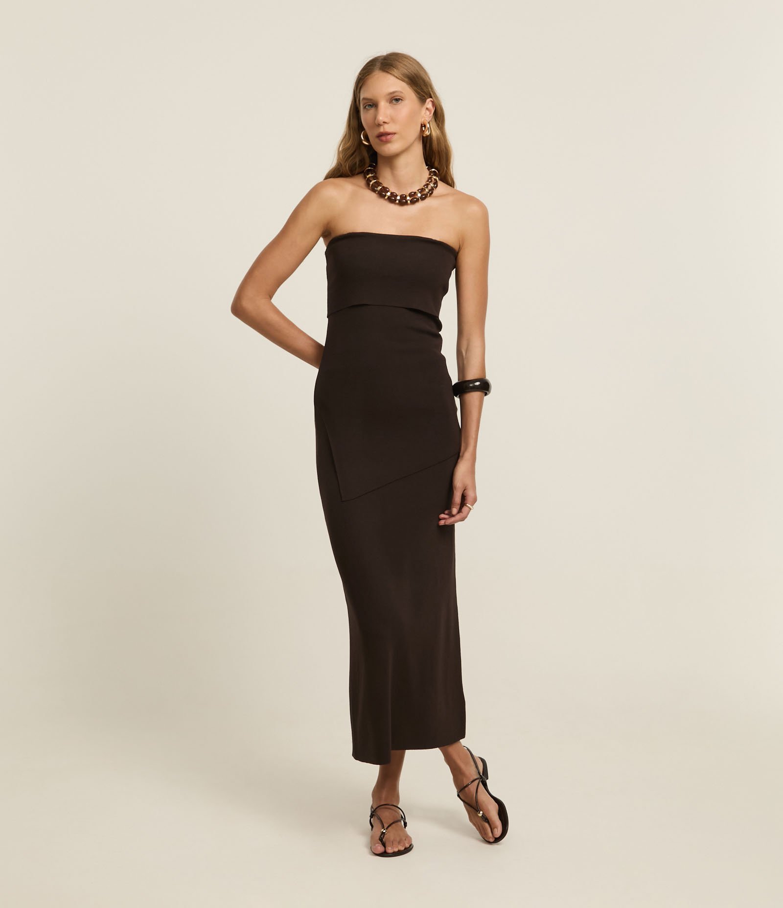 Saia Boho Reta Midi em Tricô com Fenda na Barra Marrom 4