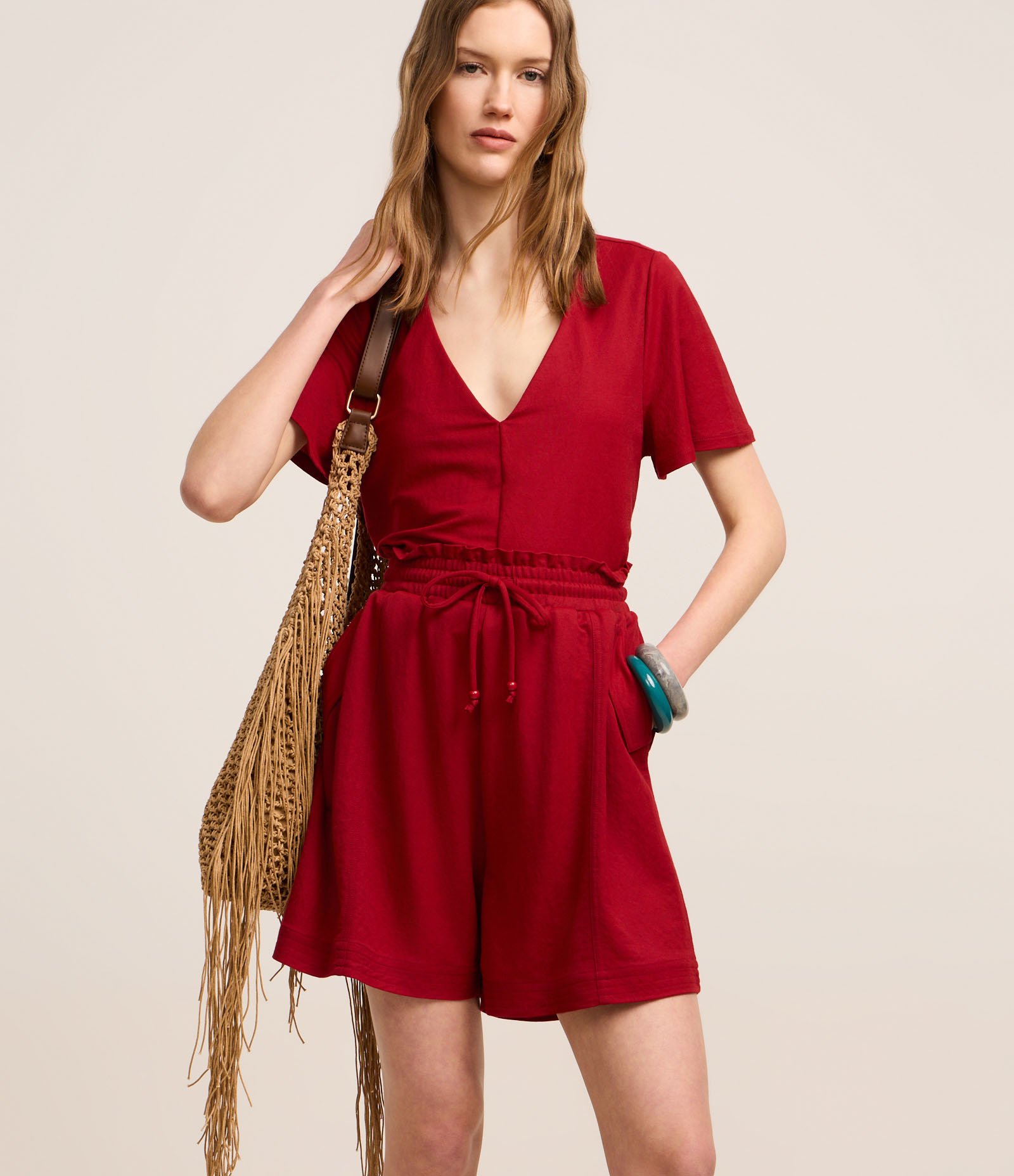 Short Reto Cintura Alta com Elástico Amarração e Bolso com Lapelas Vermelho 2