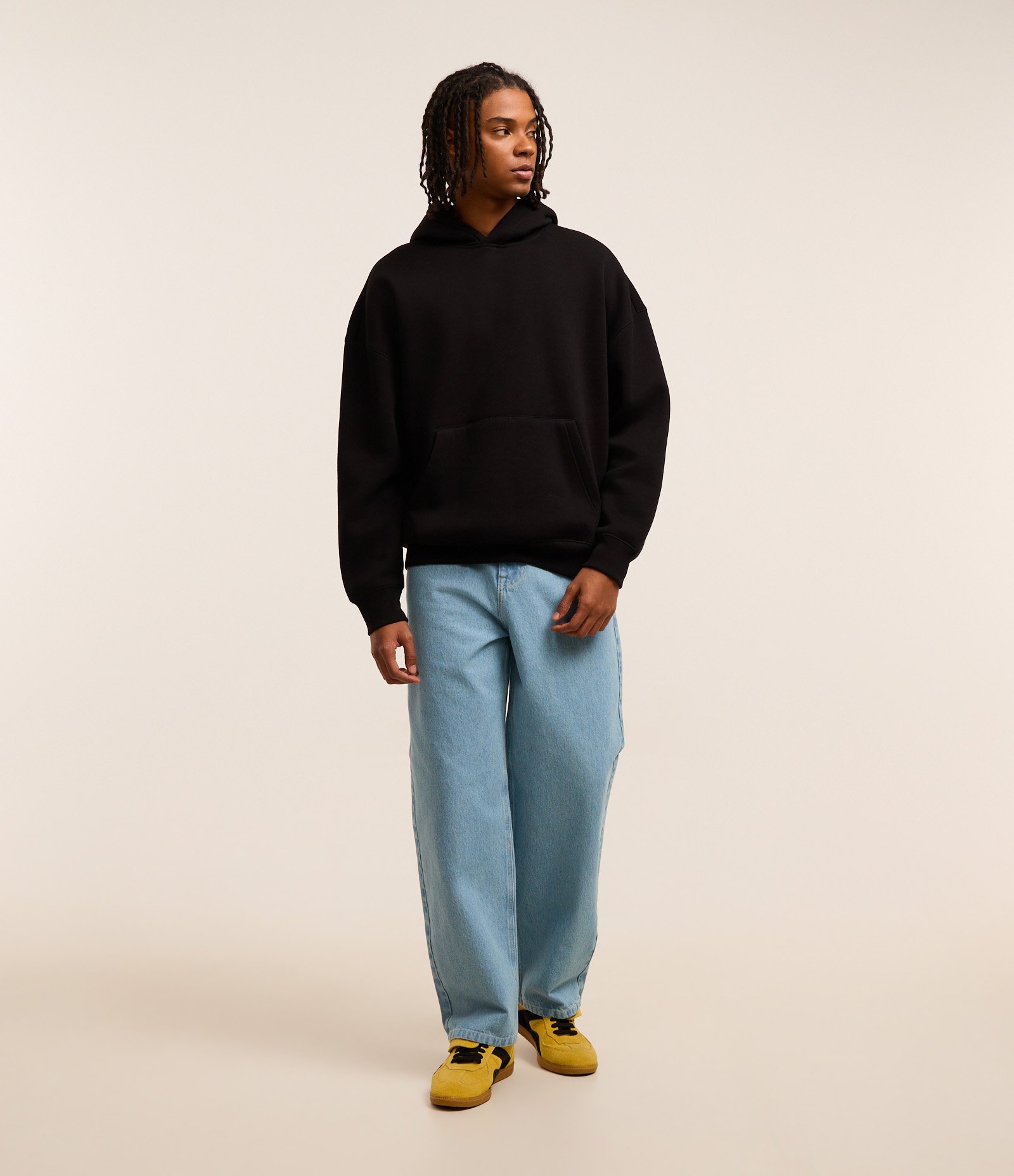 Casaco Boxy em Moletom com Felpa Liso Preto 2