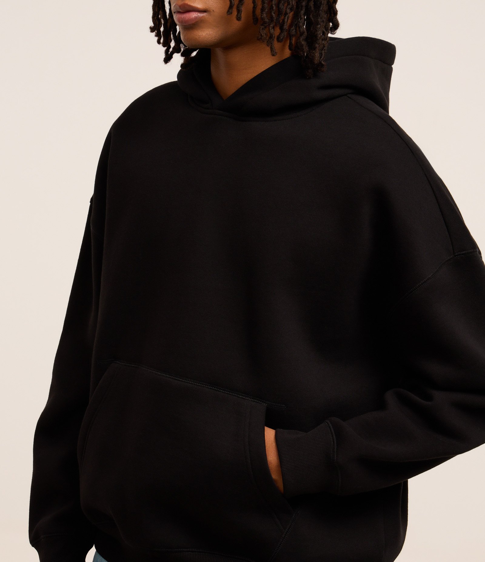 Casaco Boxy em Moletom com Felpa Liso Preto 4