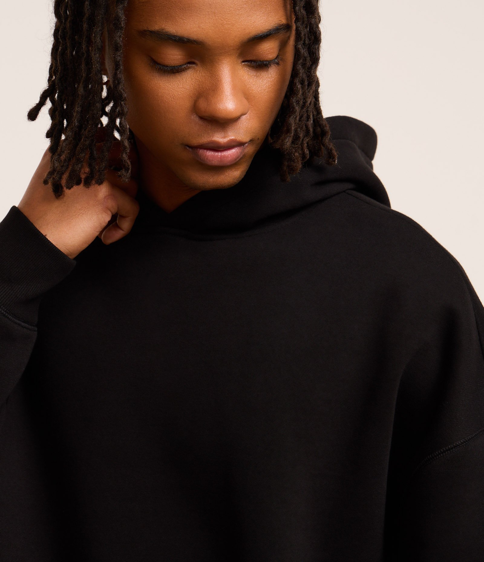 Casaco Boxy em Moletom com Felpa Liso Preto 5