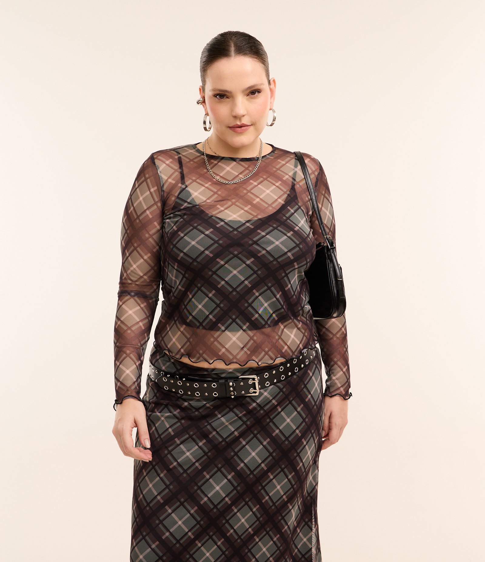 Blusa em Tule com Estampa Xadrez Curve & Plus Size Preto/Verde 1