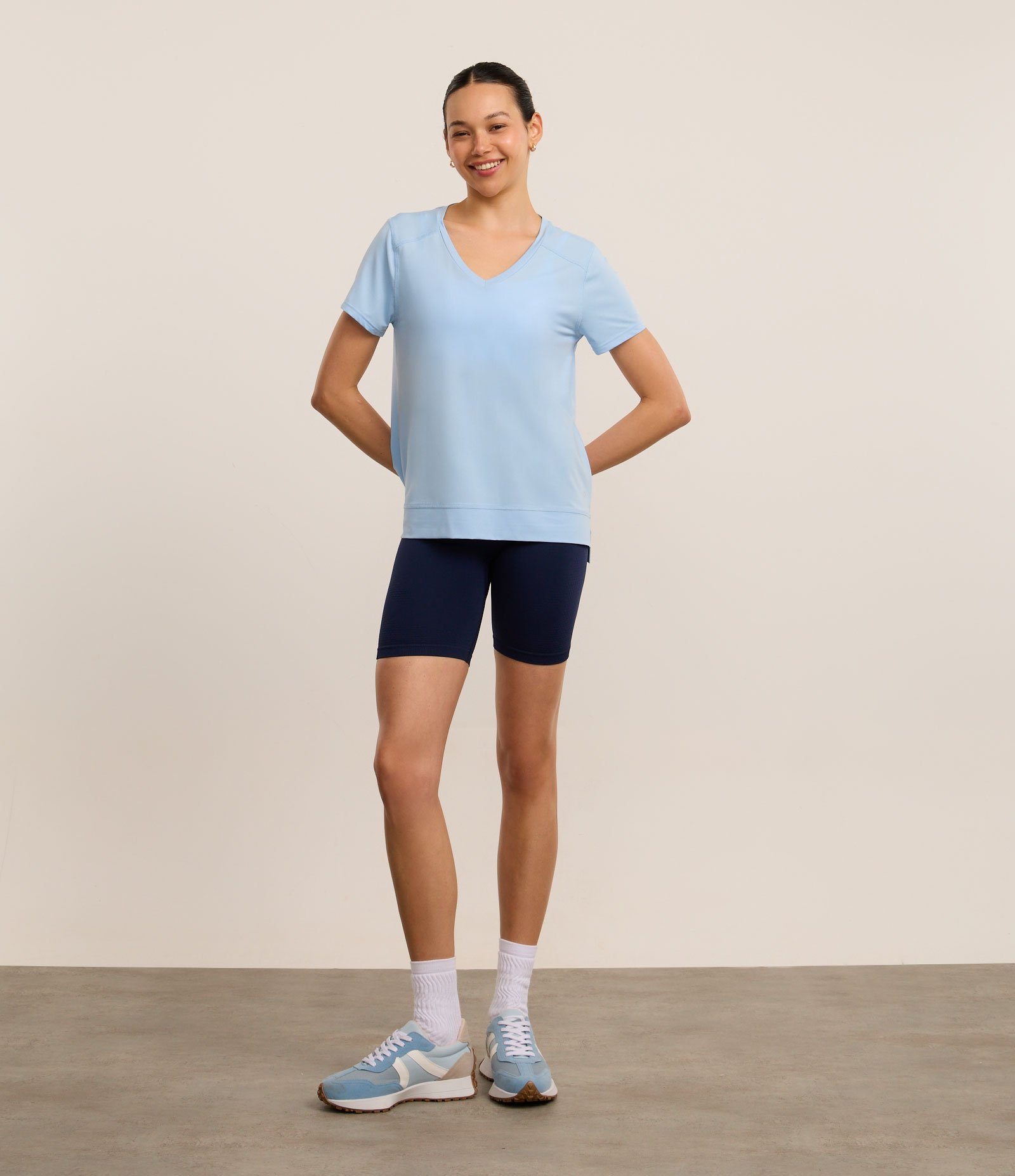 Camiseta Esportiva em Microfibra Furadinha com Barra Mullet Azul 2