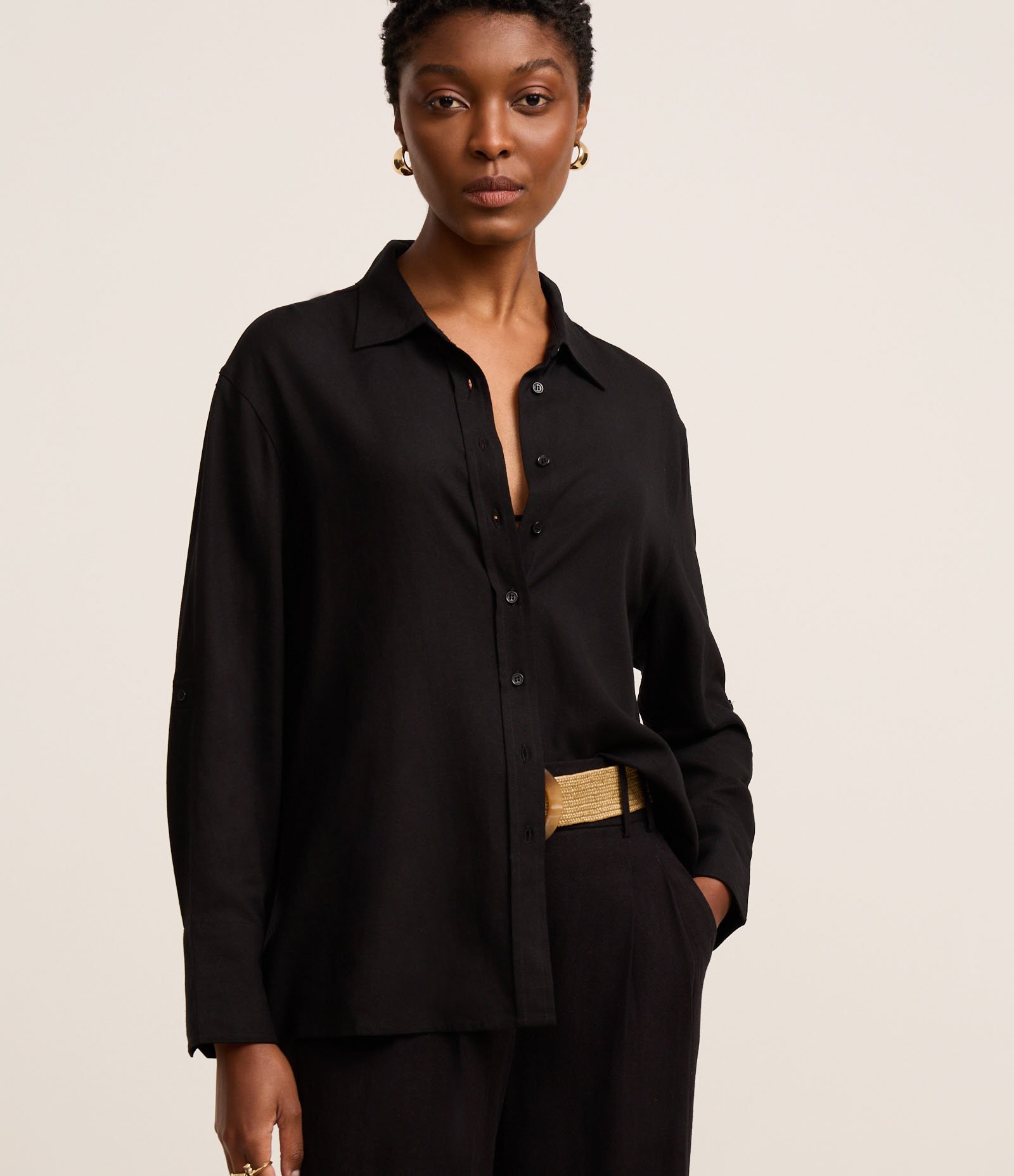 Camisa Viscolinho com Abotoamento Frontal Preto 3