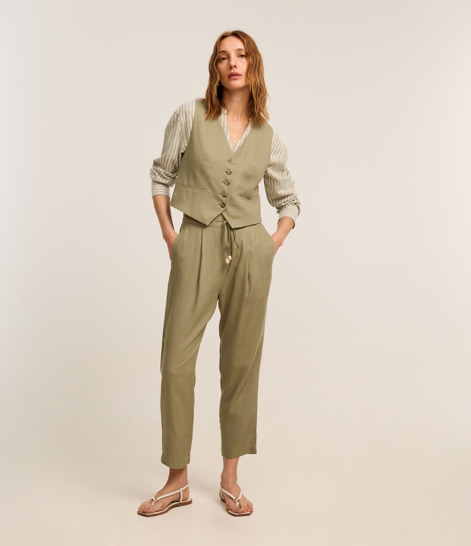 Camisa em Viscolinho com Listras em Fio Tinto e Gola Pdre Verde 2