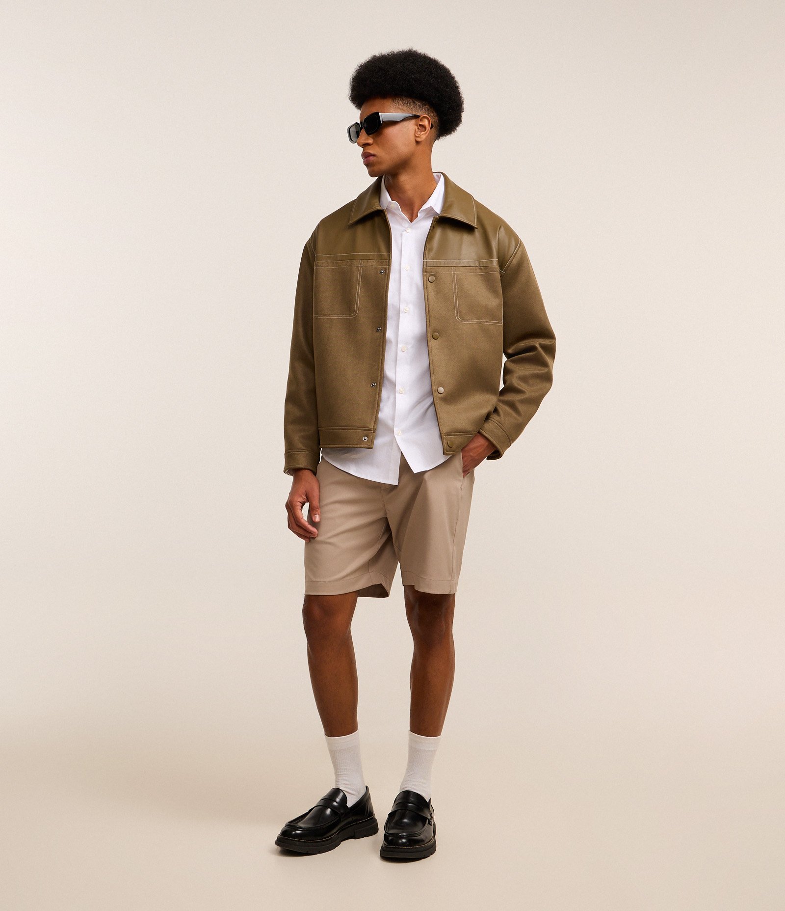 Jaqueta Boxy em Sarja com Recortes e Pesponto Marrom 5