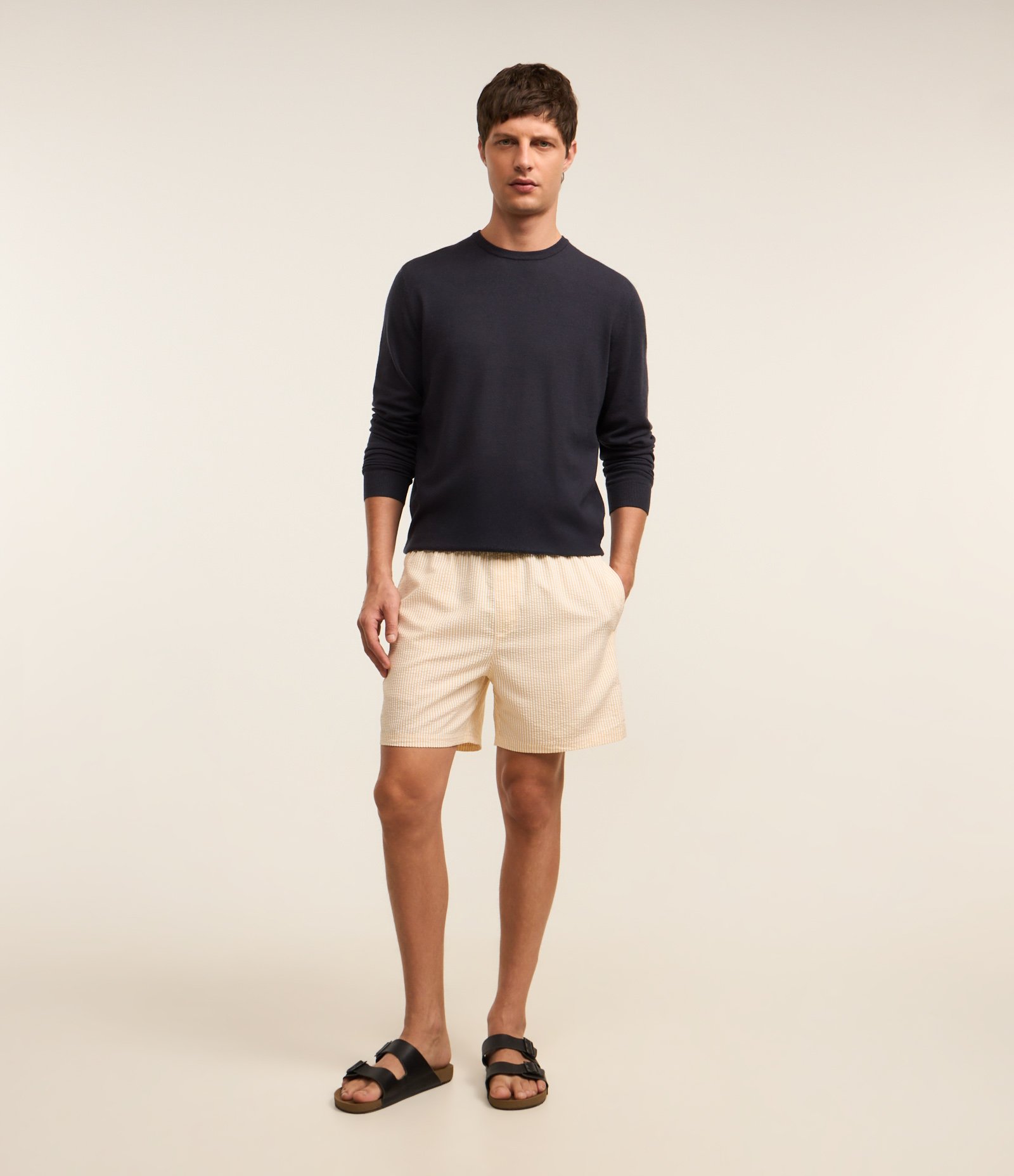 Bermuda de Praia Listrada em Microfibra com Textura Anarruga Amarelo 1