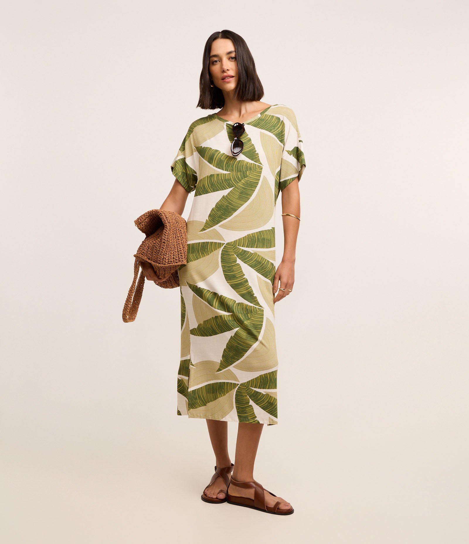 Vestido Reto Midi em Viscolycra com Estampa Folhagem Verde 2