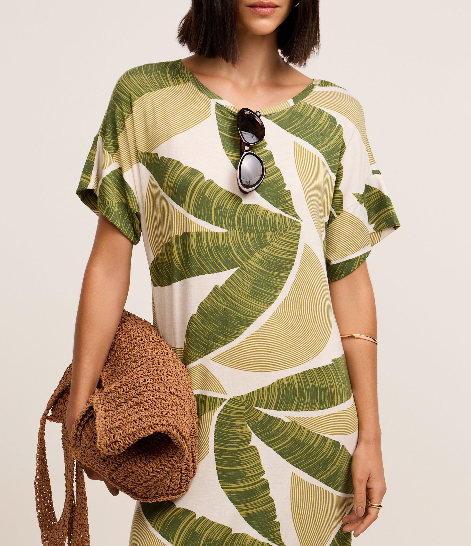 Vestido Reto Midi em Viscolycra com Estampa Folhagem Verde 5