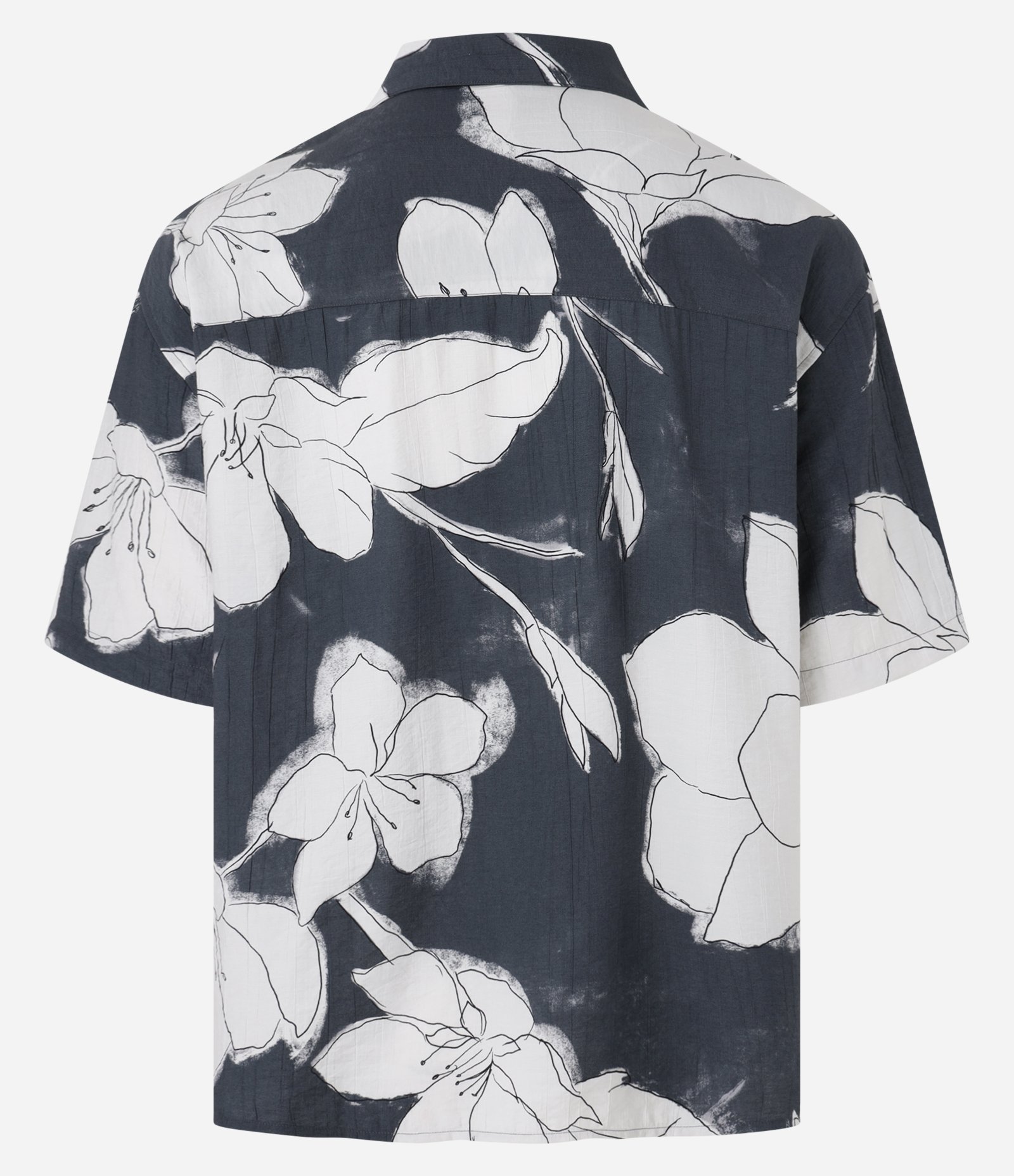 Camisa Boxy em Viscose Com Estampa Floral Texturizada Preto/Branco 8