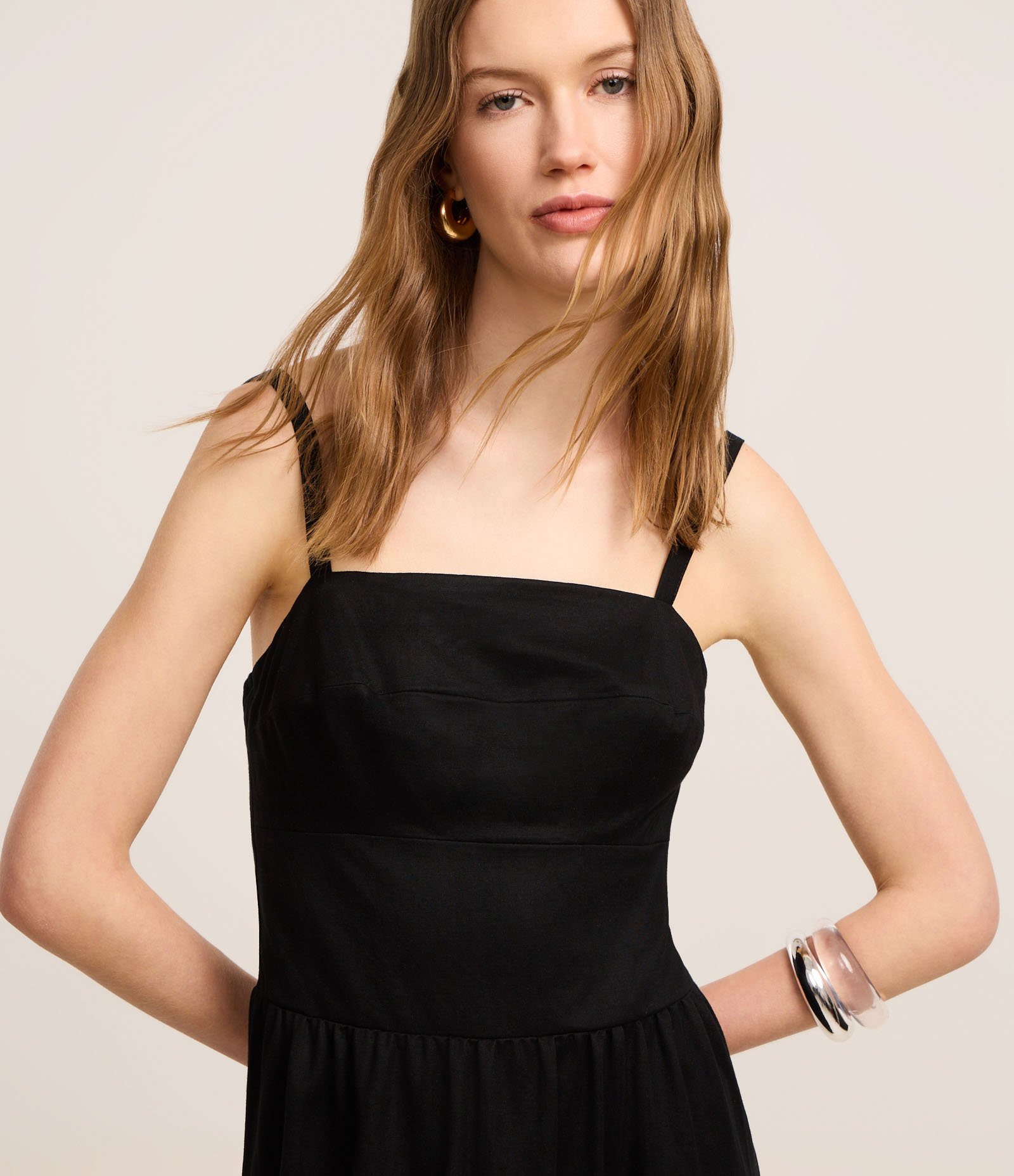 Vestido Midi de Alça em Piquet com Barra Franzida Preto 3