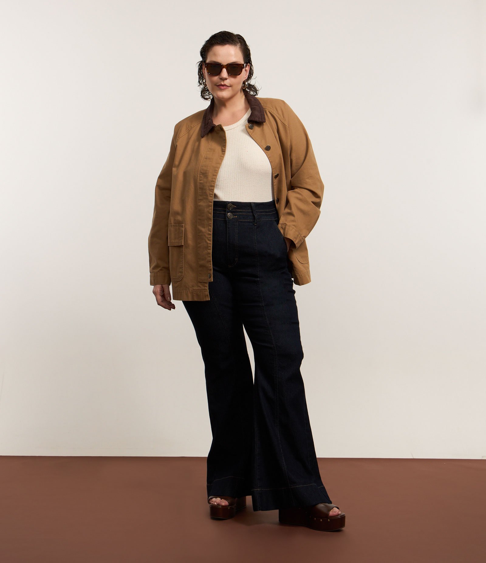 Calça Flare em Jeans com Elastano Curve & Plus Size Preto 1