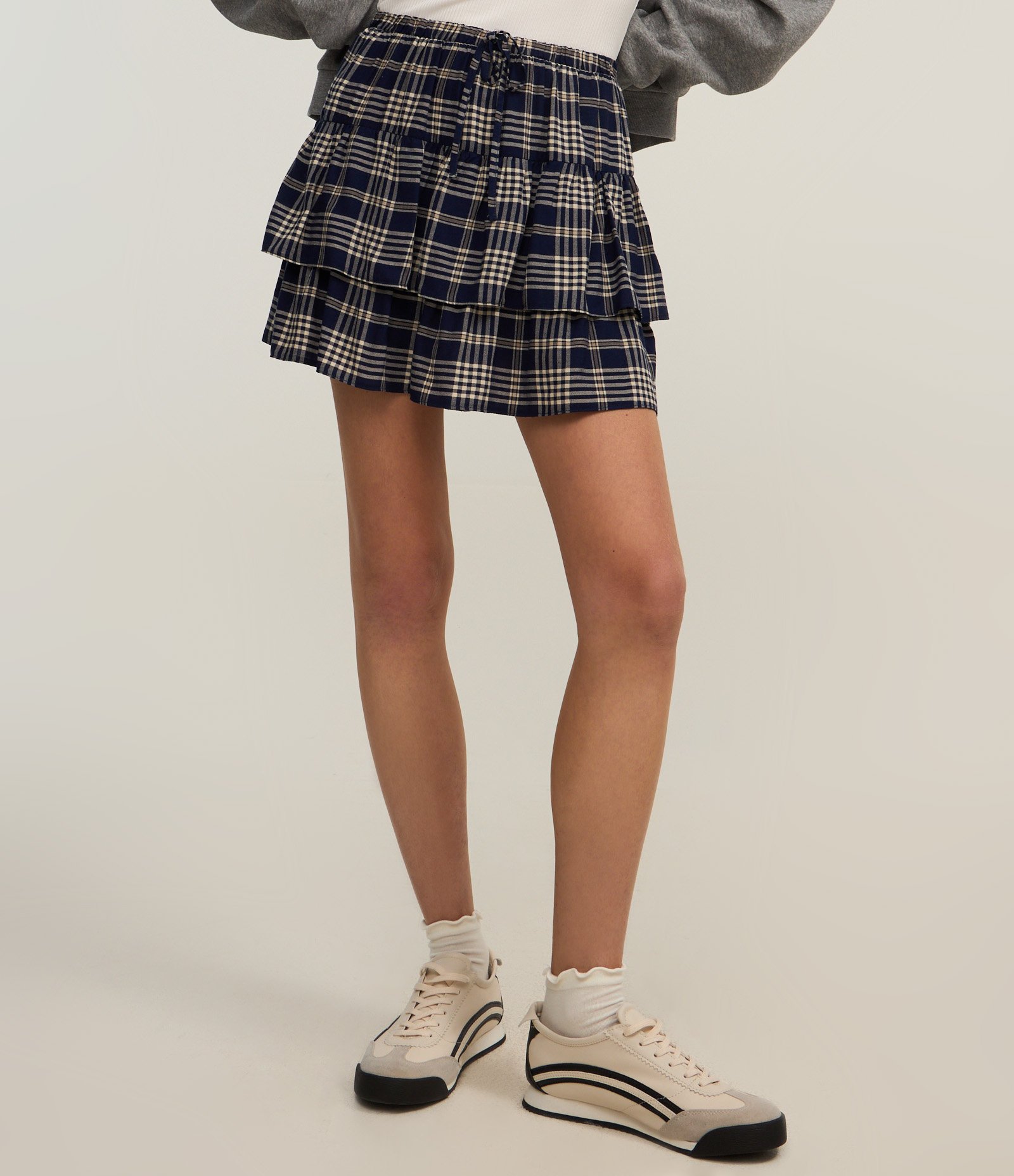 Saia Curta em Chalis com Babados e Estampa Xadrez Azul 3