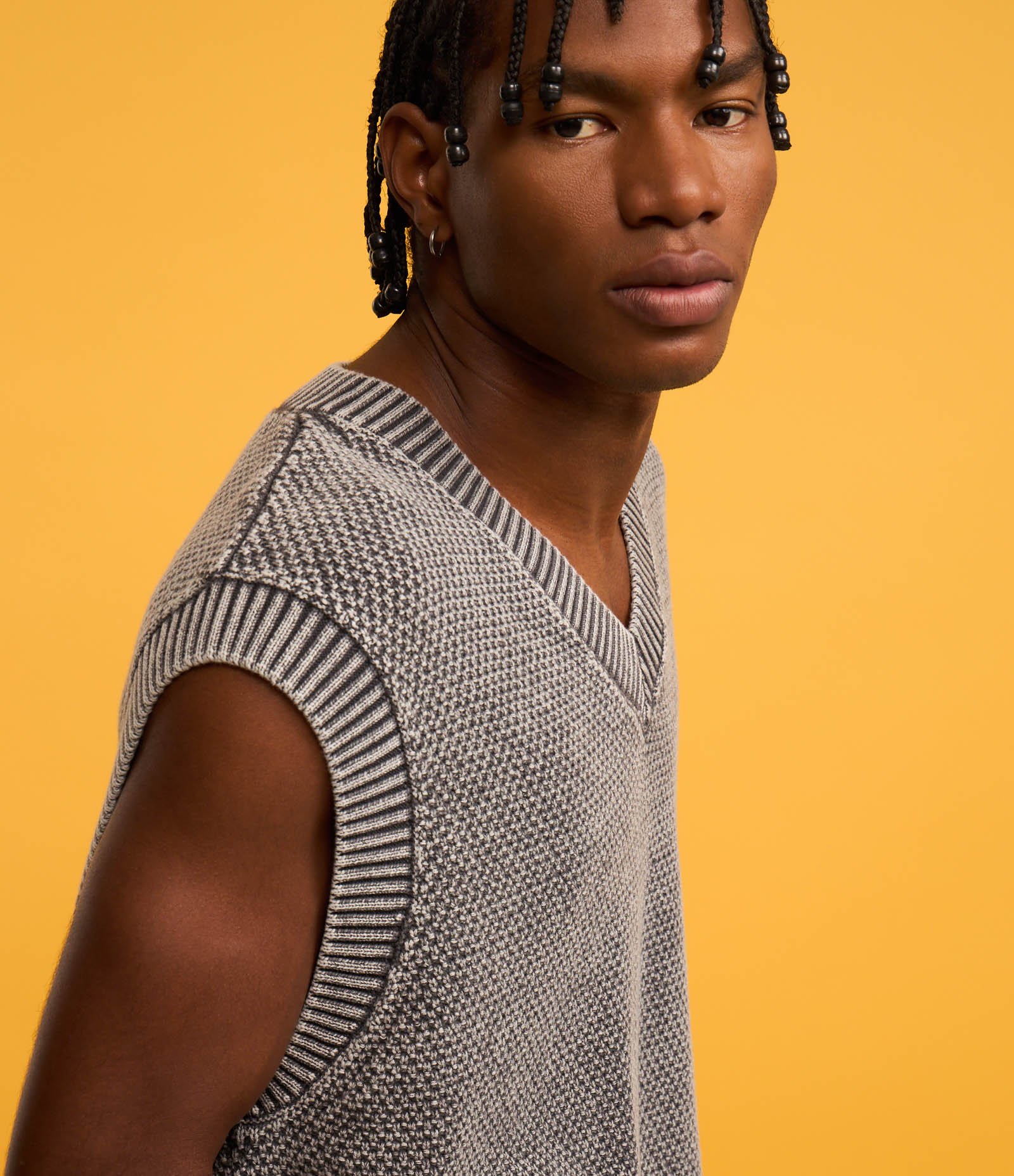 Colete Boxy em Tricô com Efeito Estonado Cinza 4