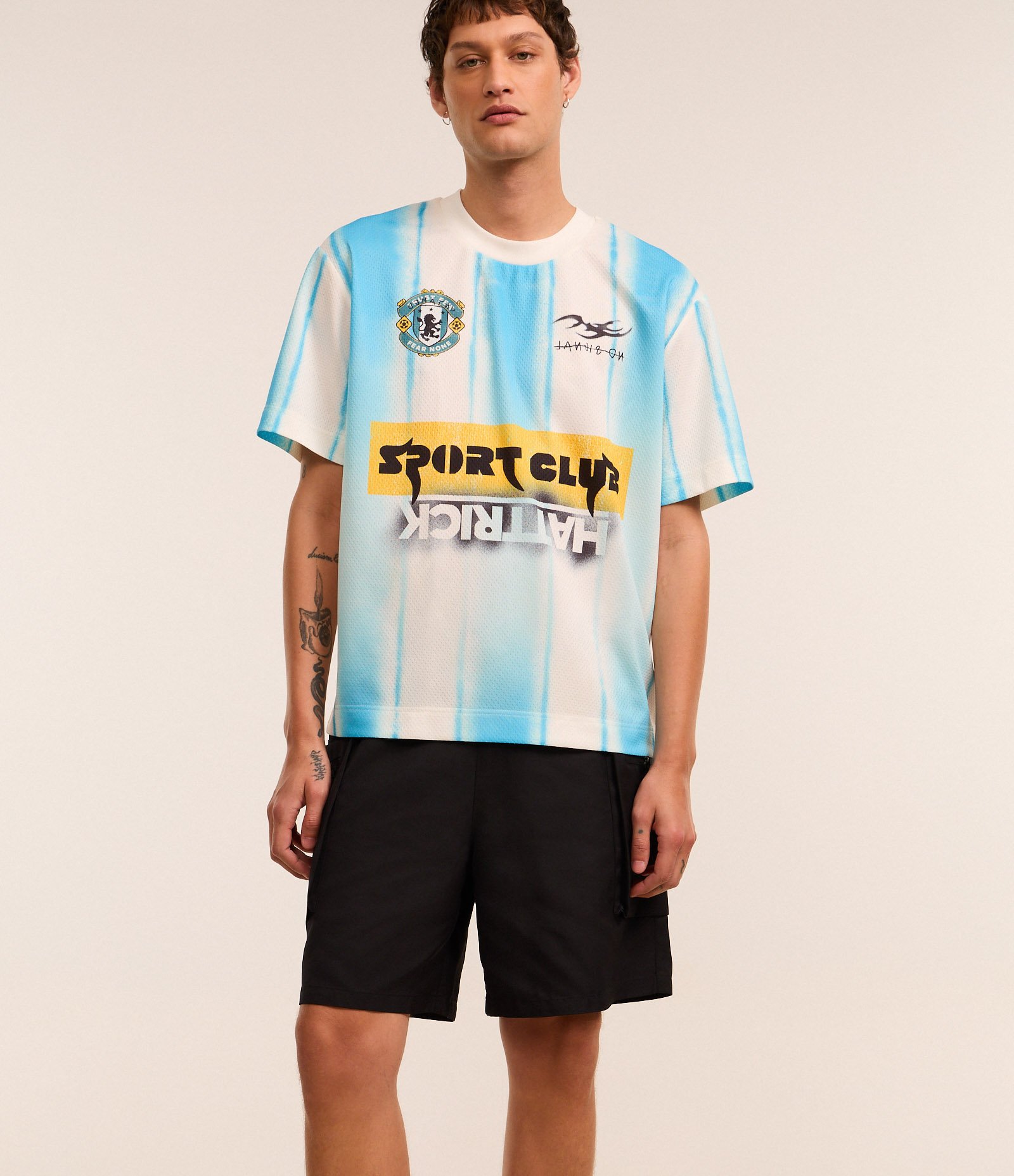 Bermuda com Bolso Cargo Funcional com Fechamento por Zíper Preto 4