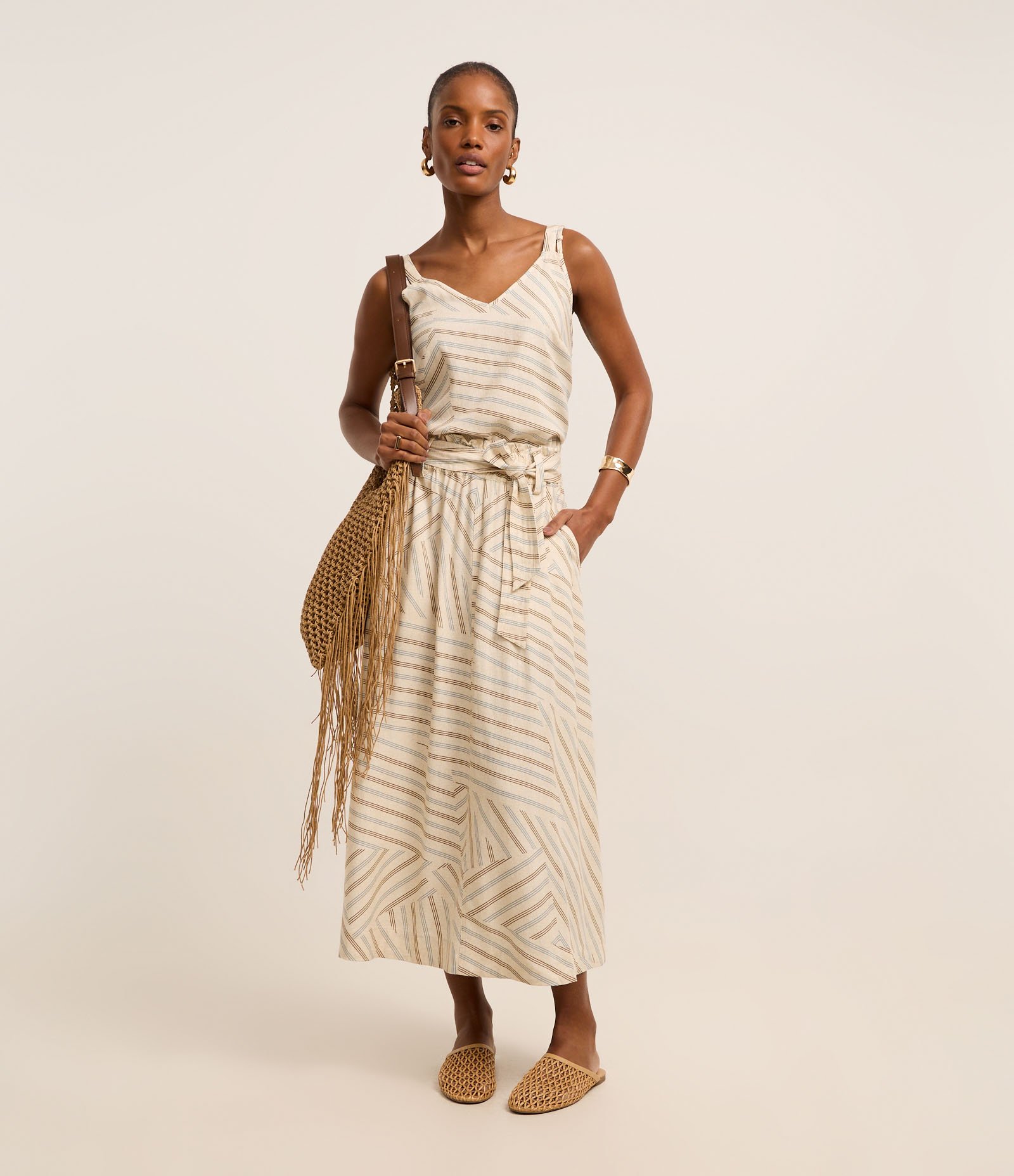 Saia Evasê Midi em Viscolinho com Listras e Amarração Bege 1