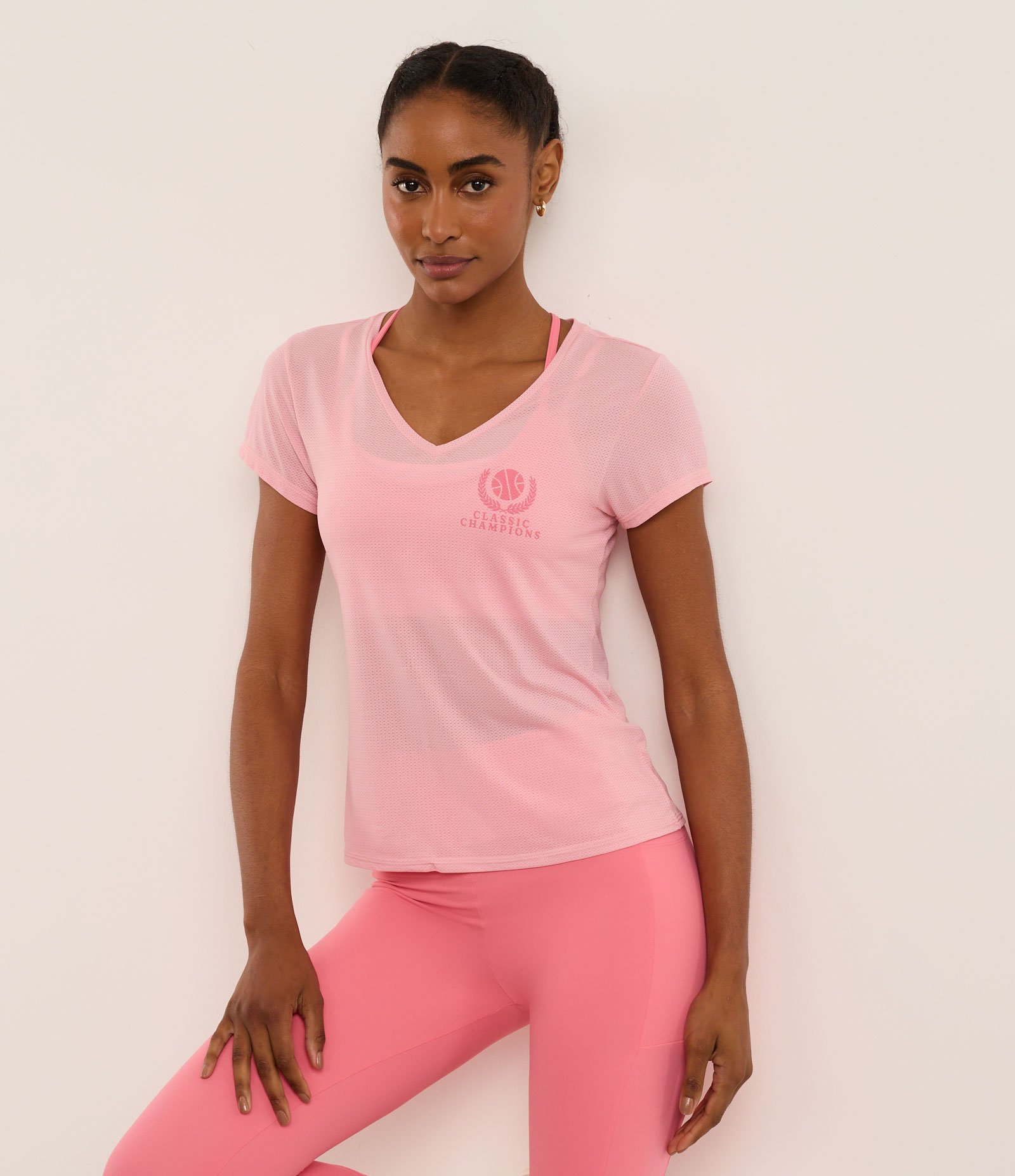Camiseta Esportiva em Microfibra Texturizada com Estampa Bolinha de Tênis Rosa 1