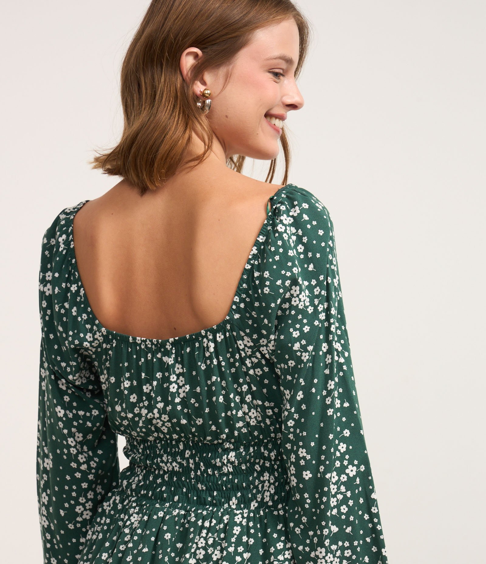 Vestido Curto em Viscose Floral Liberty com Lastex e Babado Verde 3