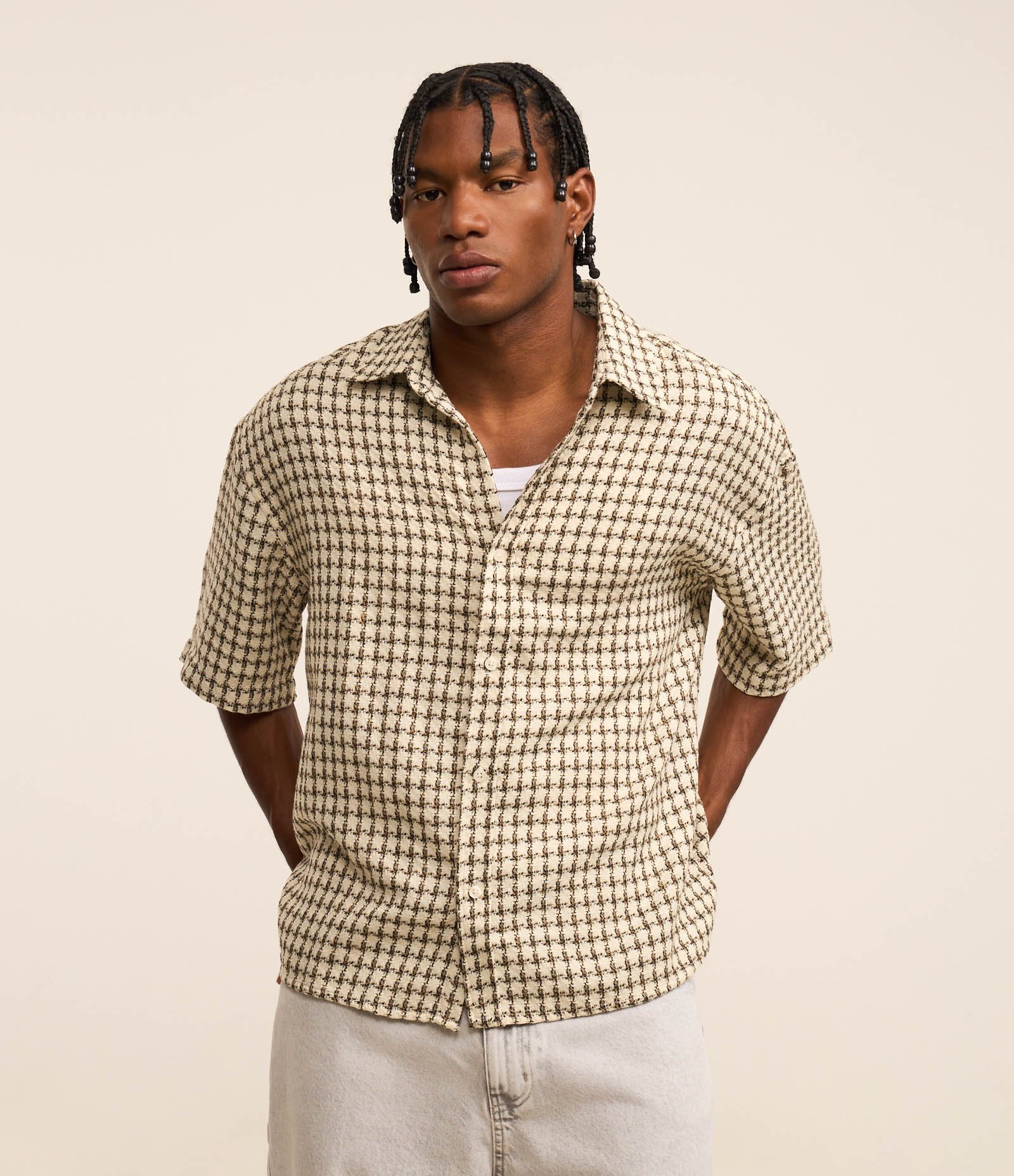Camisa Oversized em Tweed com Estampa Xadrez Bege 4