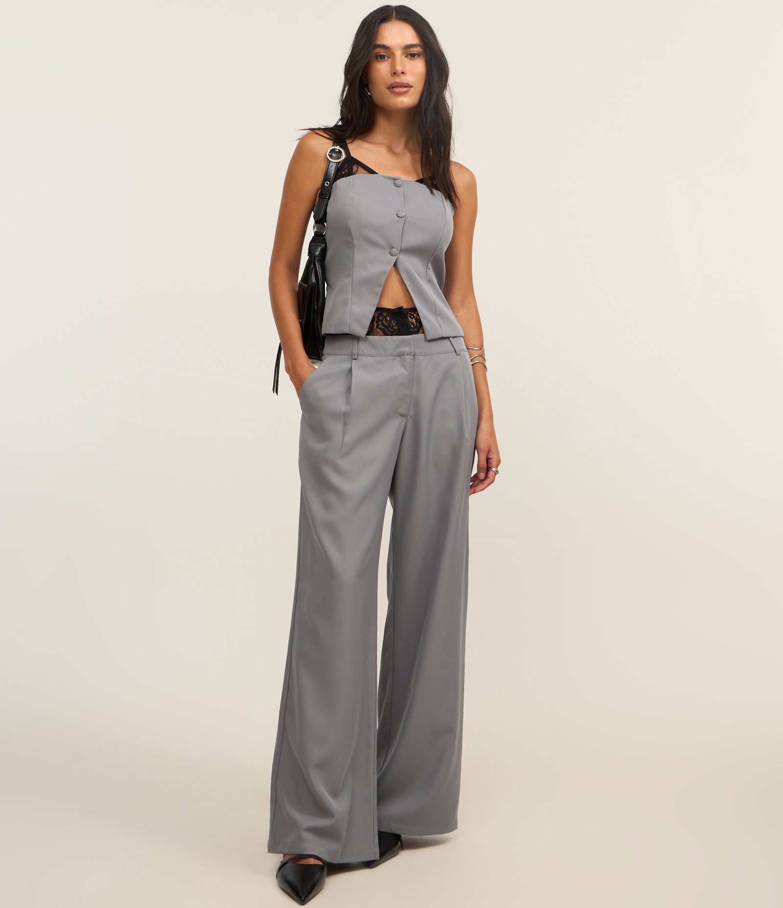 Blusa Colete Alfaiataria com Aplicação de Renda Cinza 2