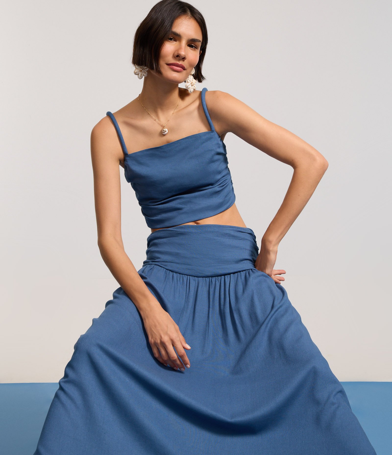 Blusa Cropped em Viscose e Linho com Lastex e Franzido na Lateral Azul 6