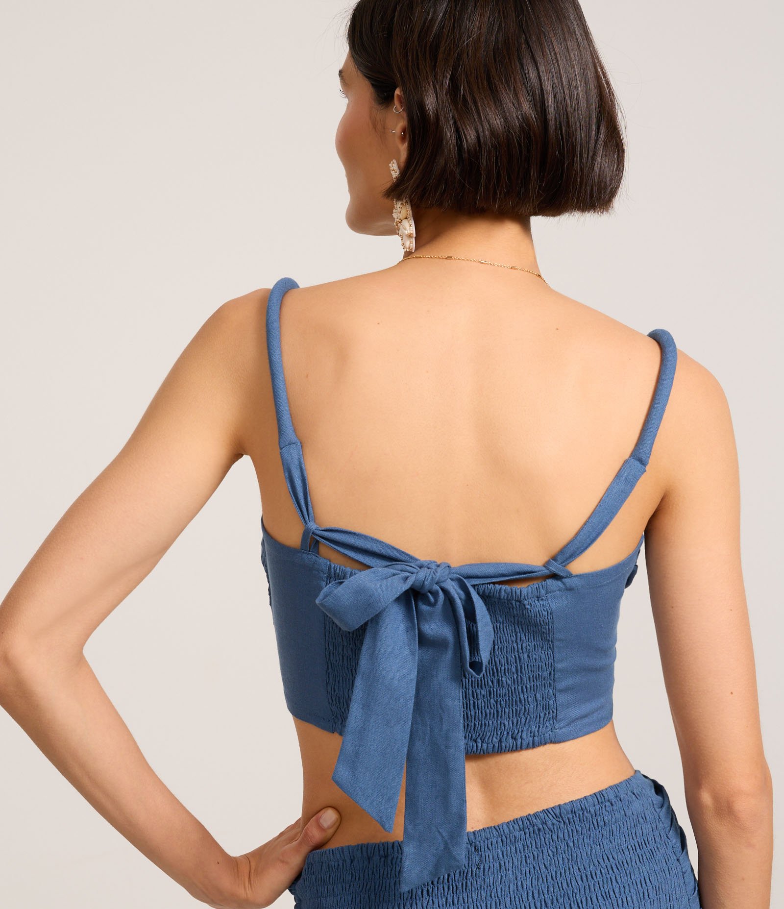 Blusa Cropped em Viscose e Linho com Lastex e Franzido na Lateral Azul 4