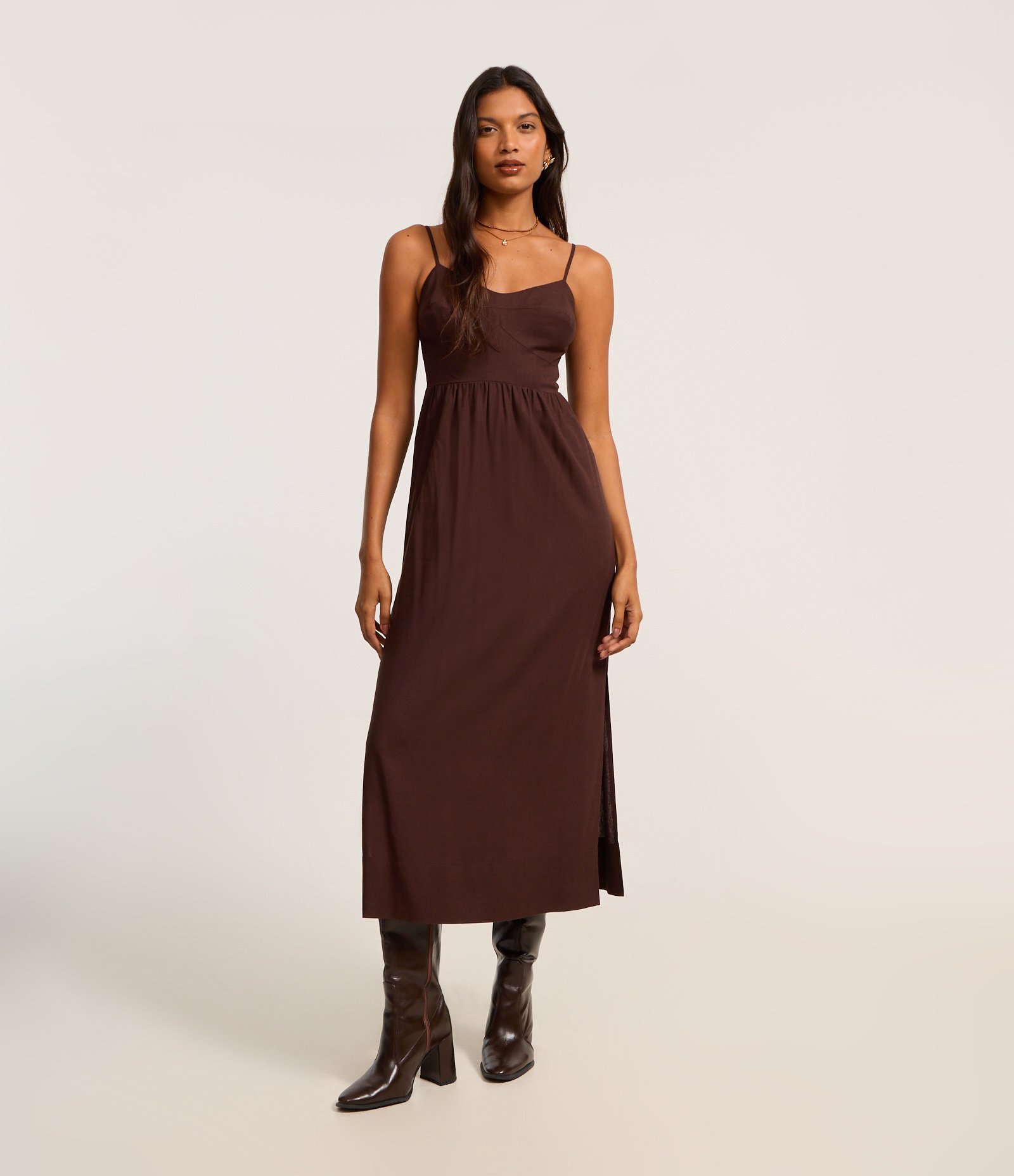 Vestido New Midi em Viscose com Linho e Lastex nas Costas Marrom 1