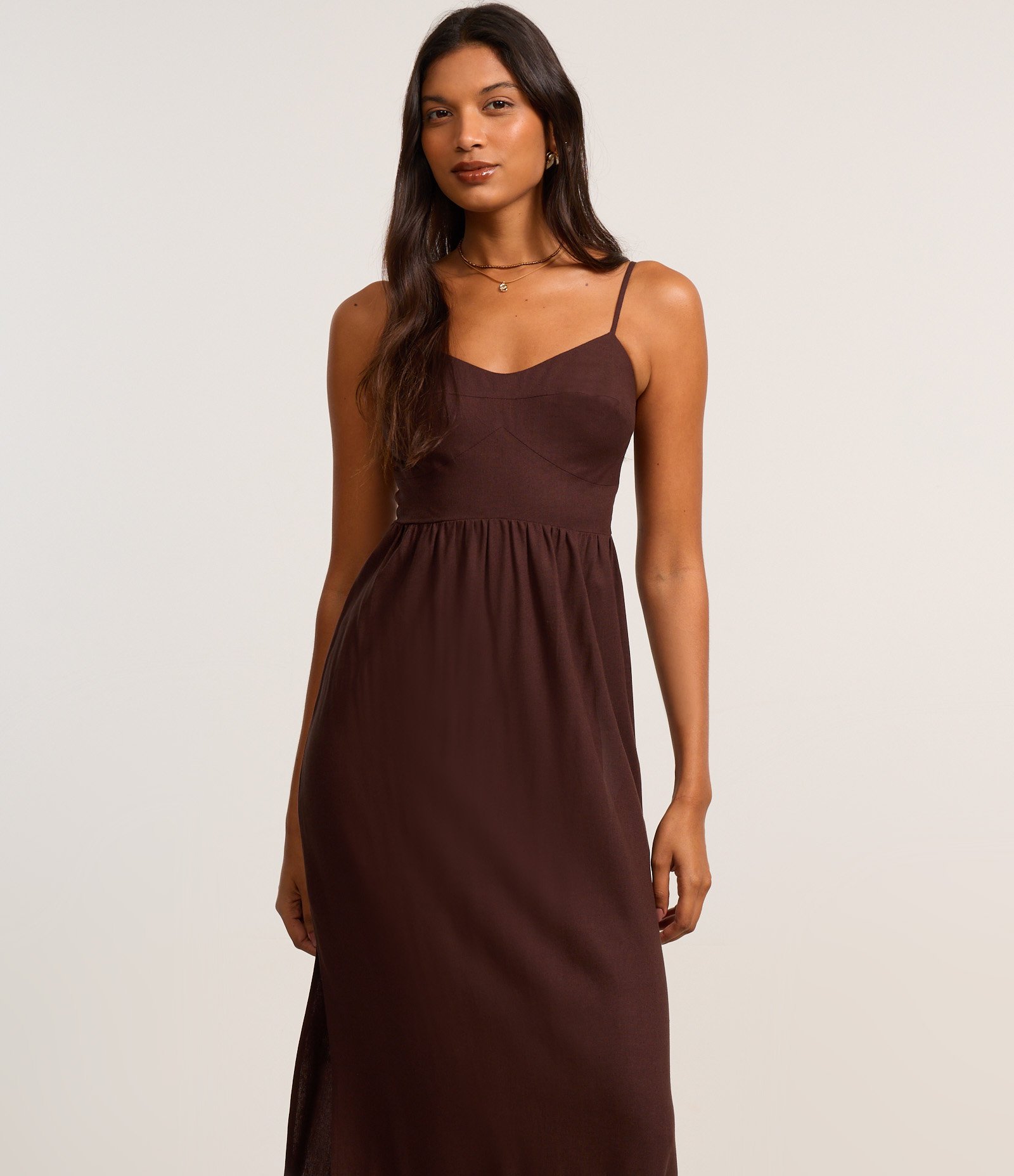 Vestido New Midi em Viscose com Linho e Lastex nas Costas Marrom 2