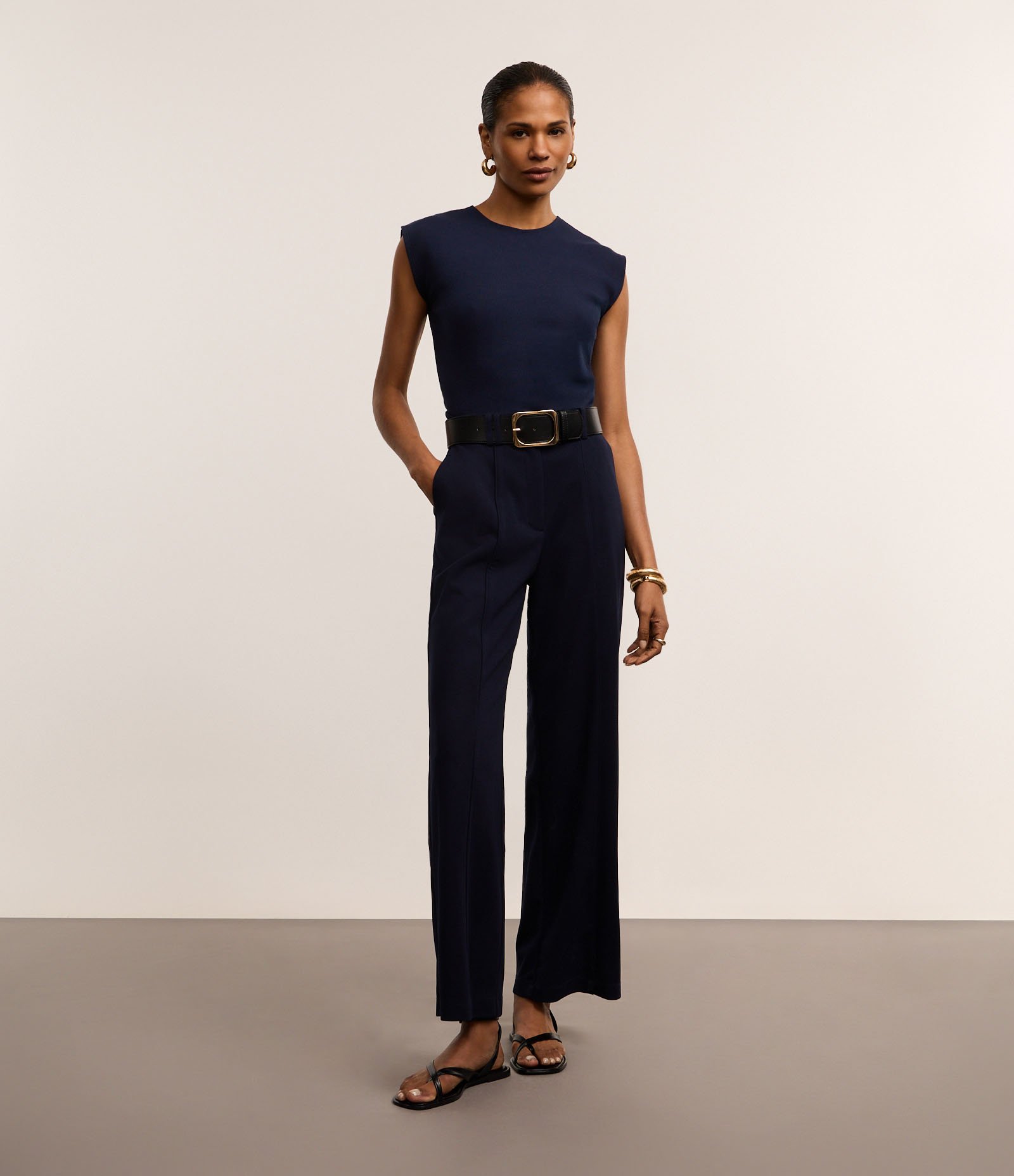 Calça Wide Cintura Baixa em Crepe com Frisos Azul Marinho 1