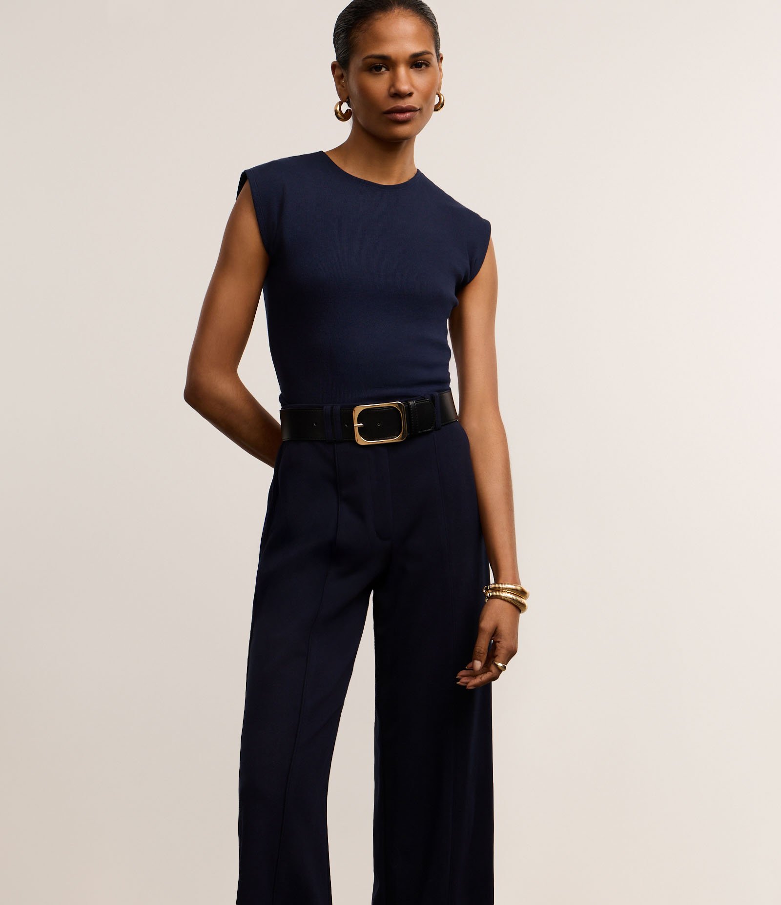 Calça Wide Cintura Baixa em Crepe com Frisos Azul Marinho 2