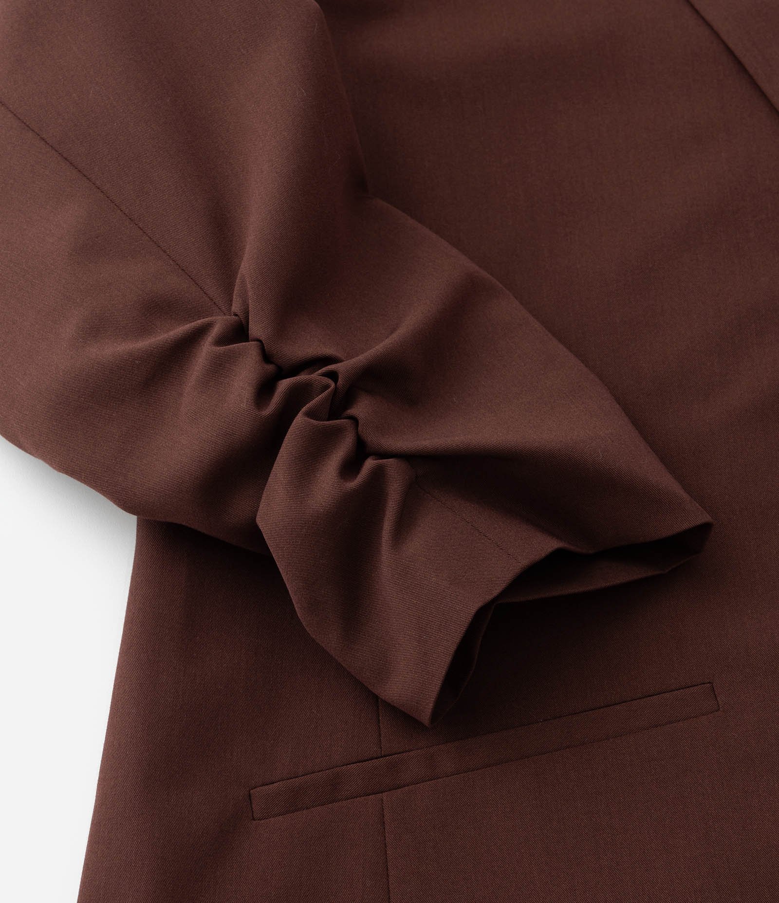 Blazer Alongado em Crepe Manga Puxadinha Curve & Plus Size Marrom 7