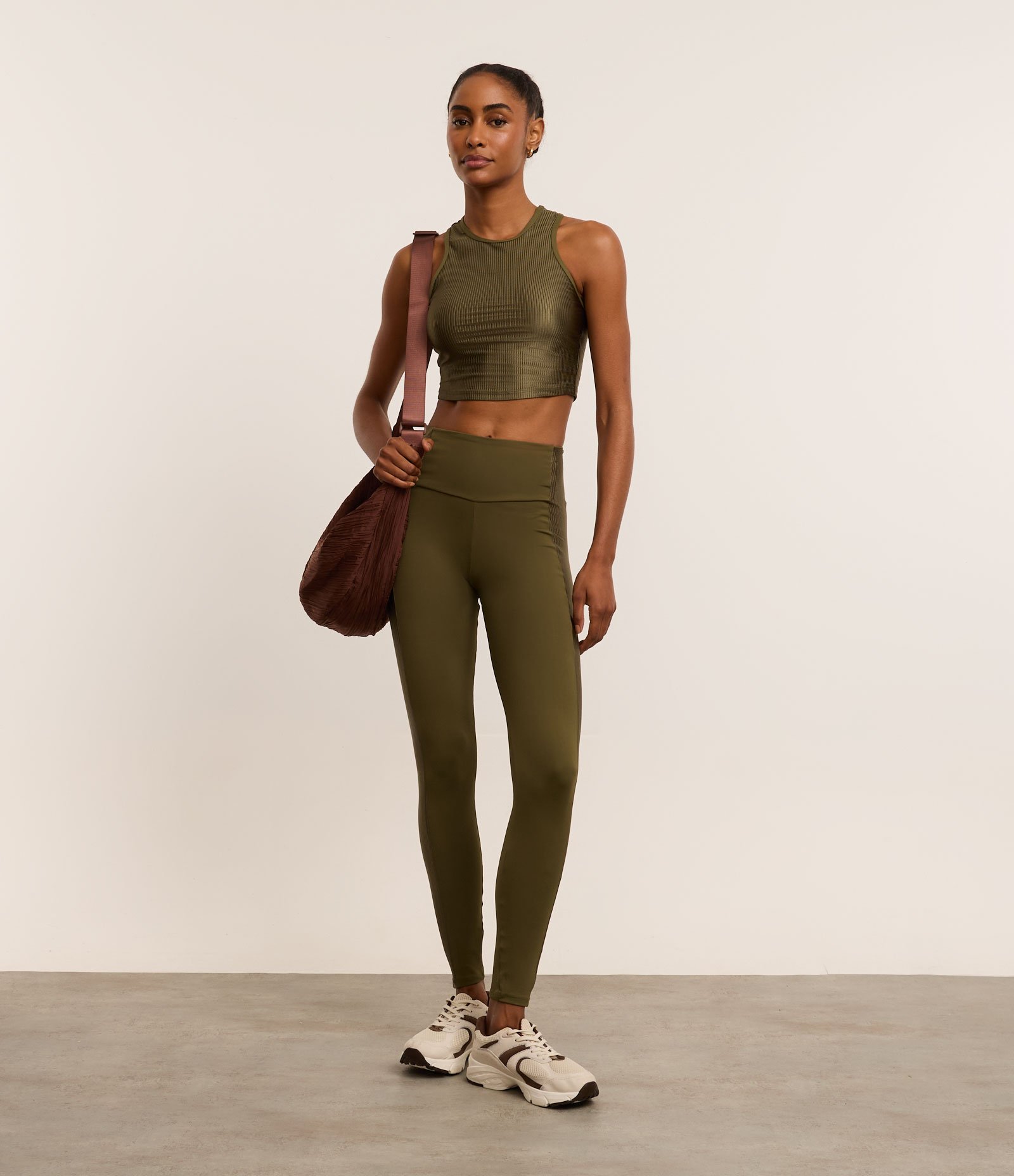 Calça Legging Esportiva em Microfibra com Cós Alto e Detalhe Canelado Verde 1