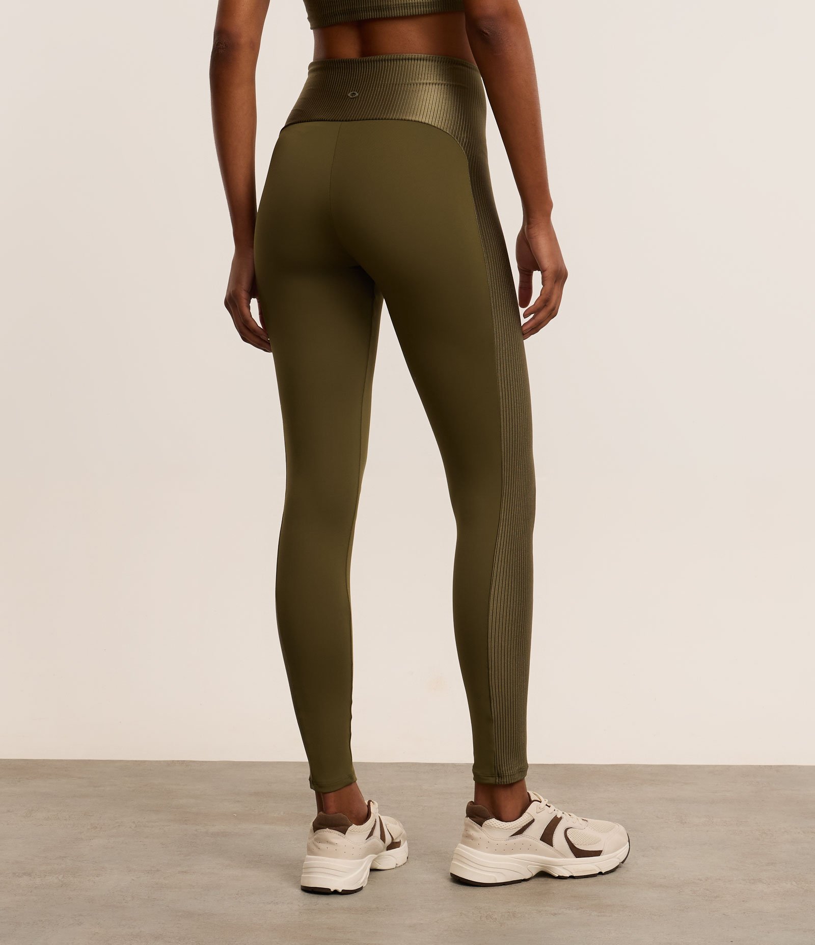Calça Legging Esportiva em Microfibra com Cós Alto e Detalhe Canelado Verde 3