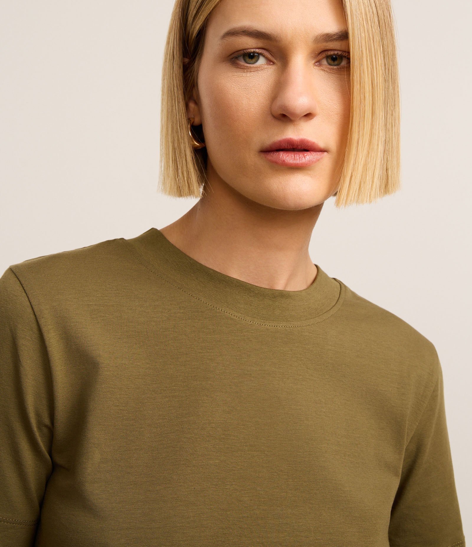 Blusa Básica Justinha em Ribana de Algodão Verde Oliva 3