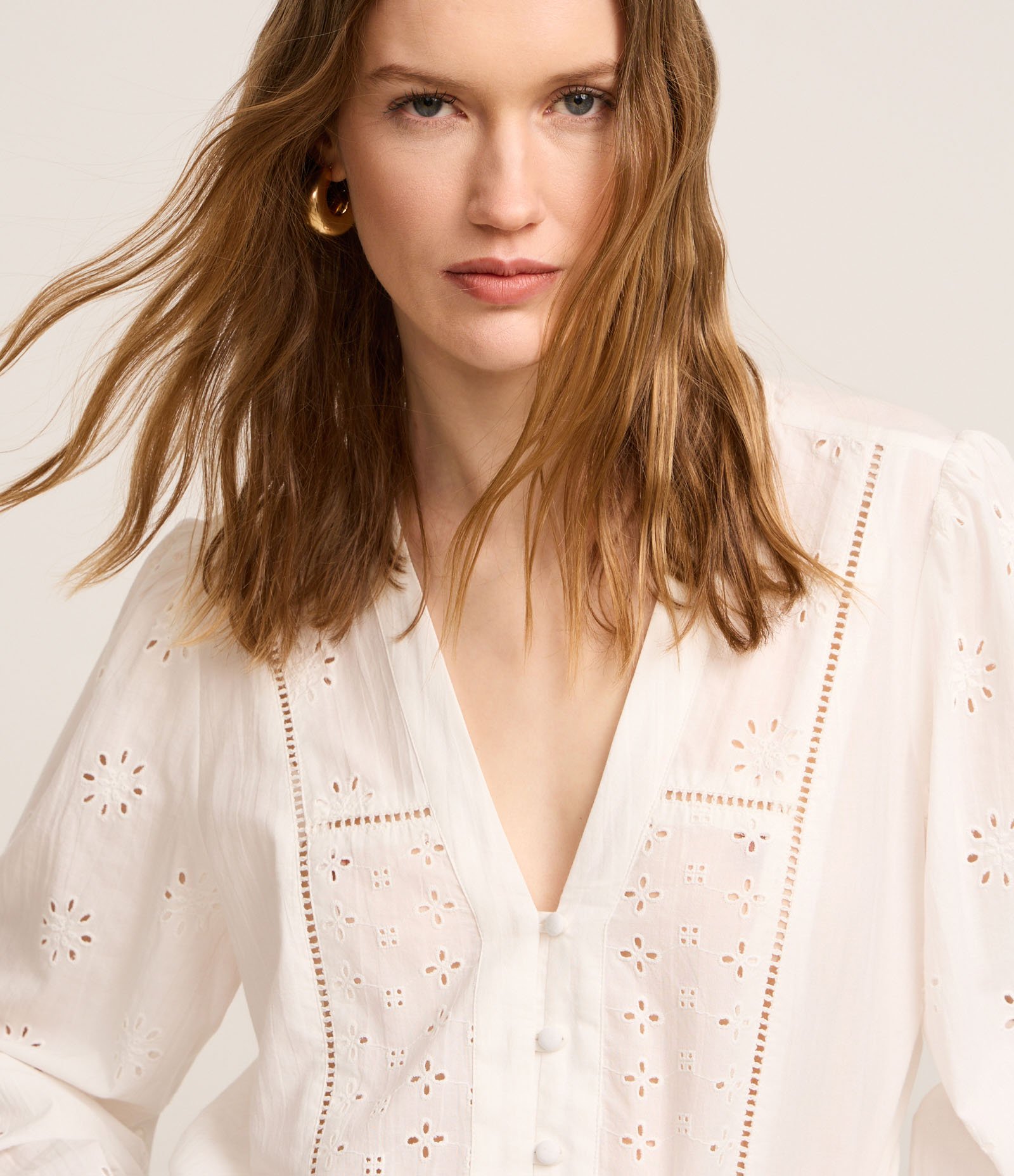 Blusa Bata em Laise com Manga Bufante e Entremeio 3