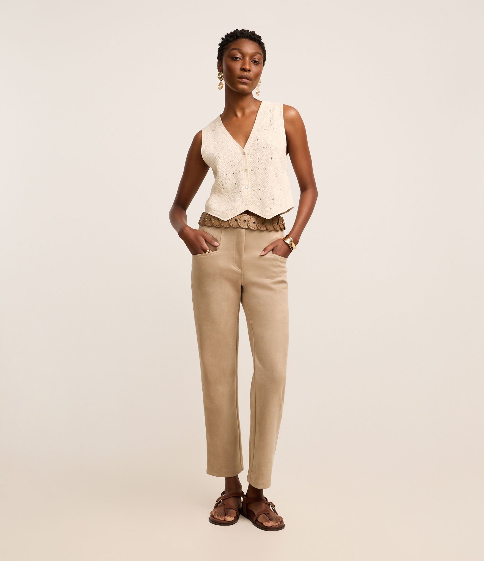 Calça Boho Reta Cintura Alta em Suede com Recortes nos Bolsos Bege 1