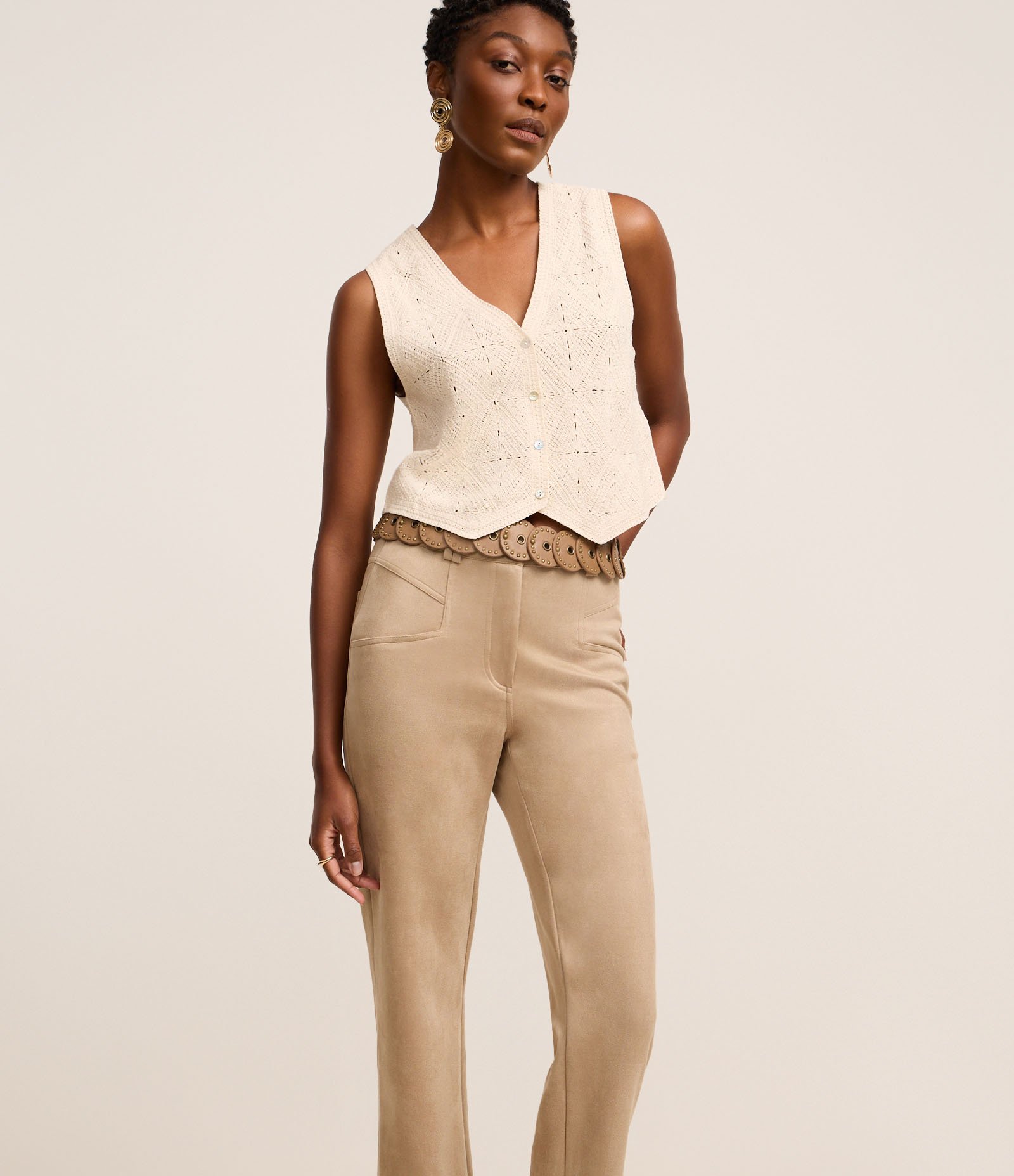 Calça Boho Reta Cintura Alta em Suede com Recortes nos Bolsos Bege 2