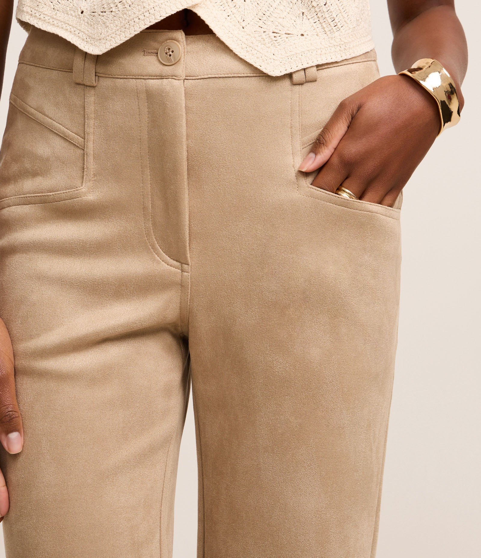 Calça Boho Reta Cintura Alta em Suede com Recortes nos Bolsos Bege 4