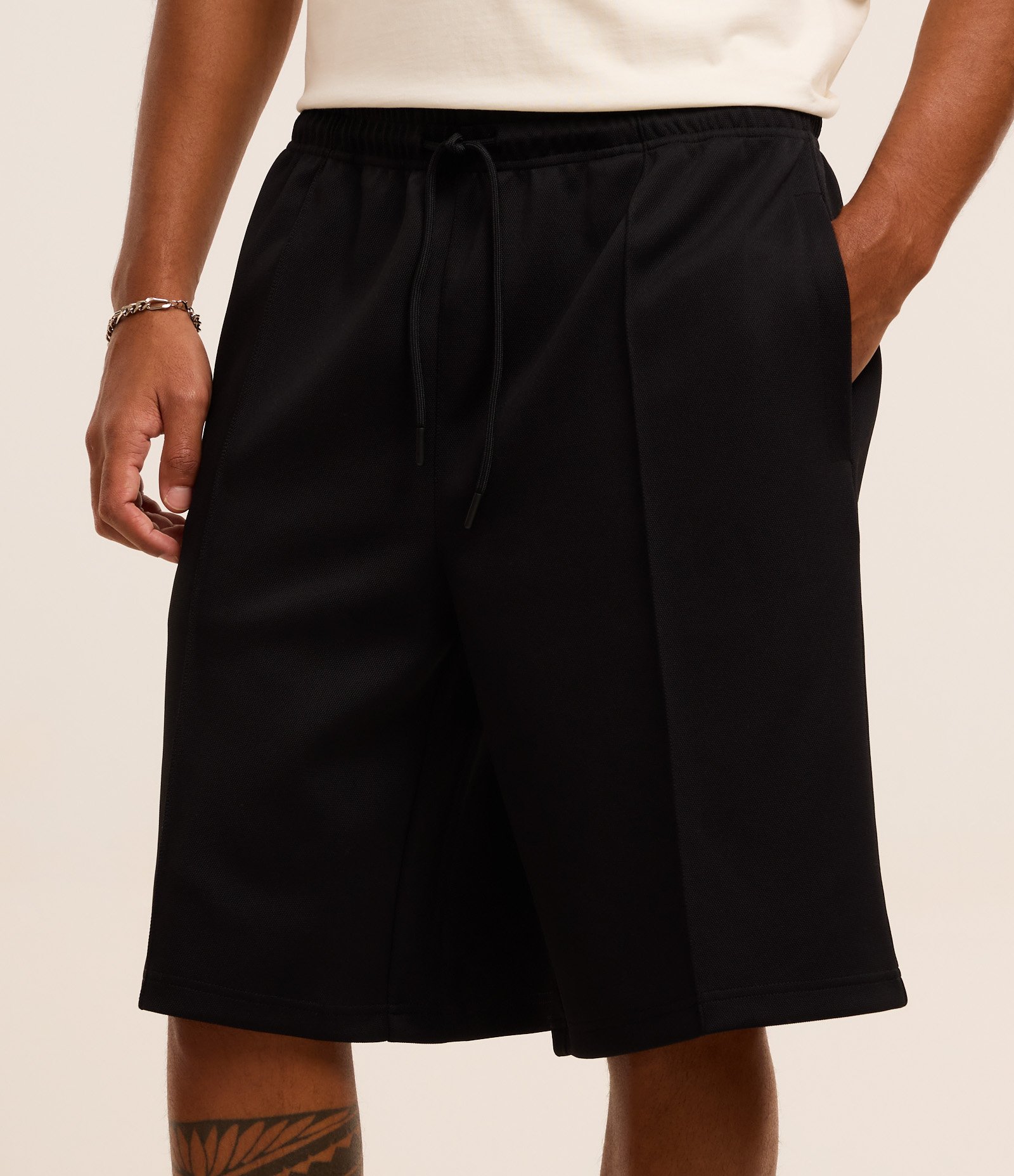 Bermuda Baggy em Helanca com Cós Ajustável Preto 2