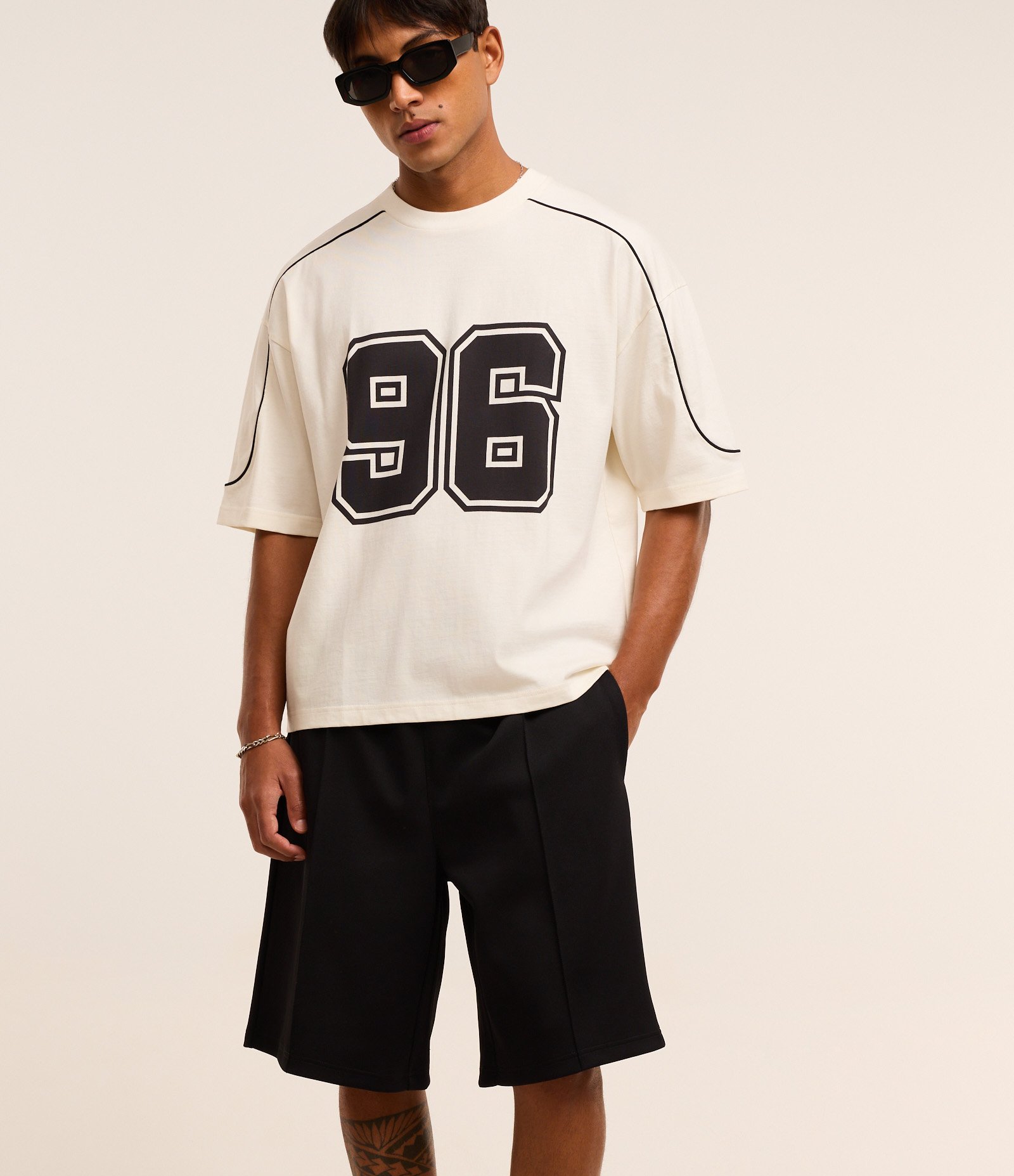 Bermuda Baggy em Helanca com Cós Ajustável Preto 4