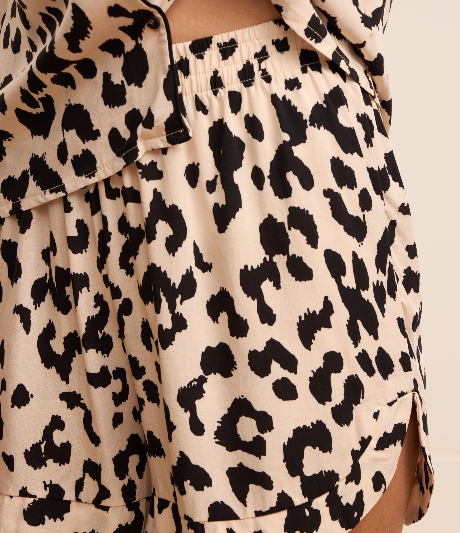 Pijama Americano Curto com Estampa Animal Print Onça Off White 4