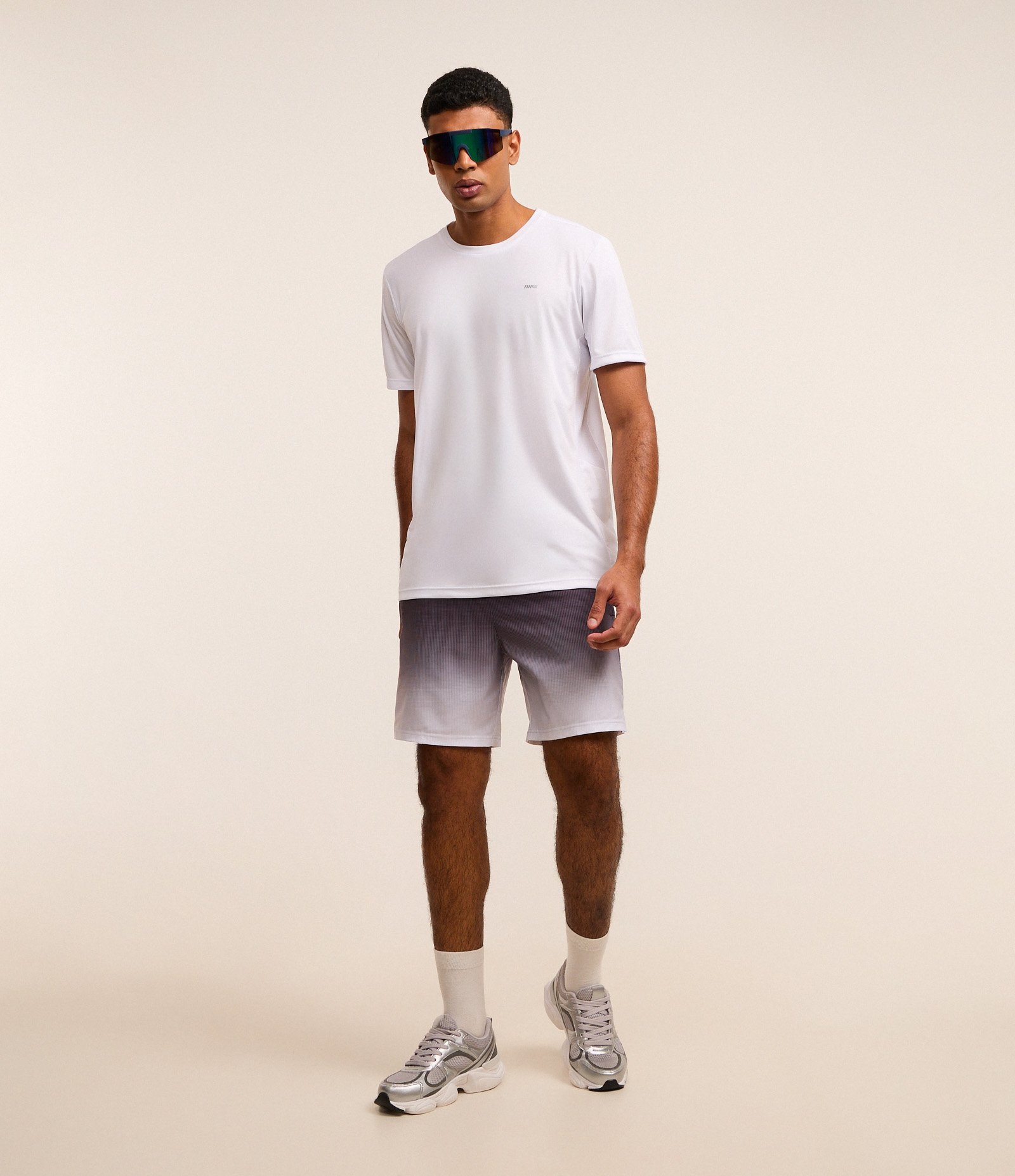 Bermuda Esportiva com Xadrez e Degrade na Barra Preto 1